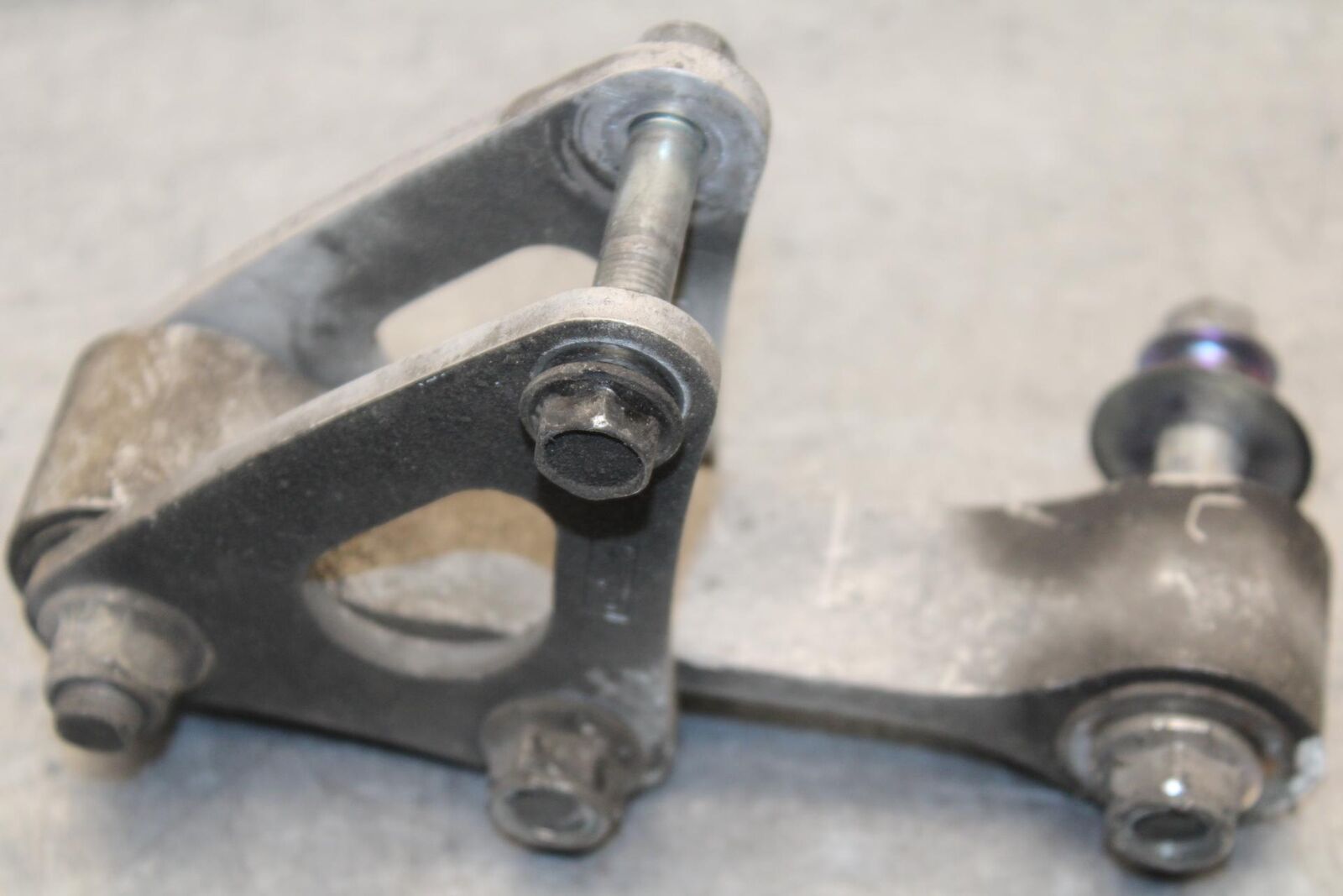 2011 Suzuki GSXR600 REAR DOGBONE SHOCK LINKAGE LINK BB94