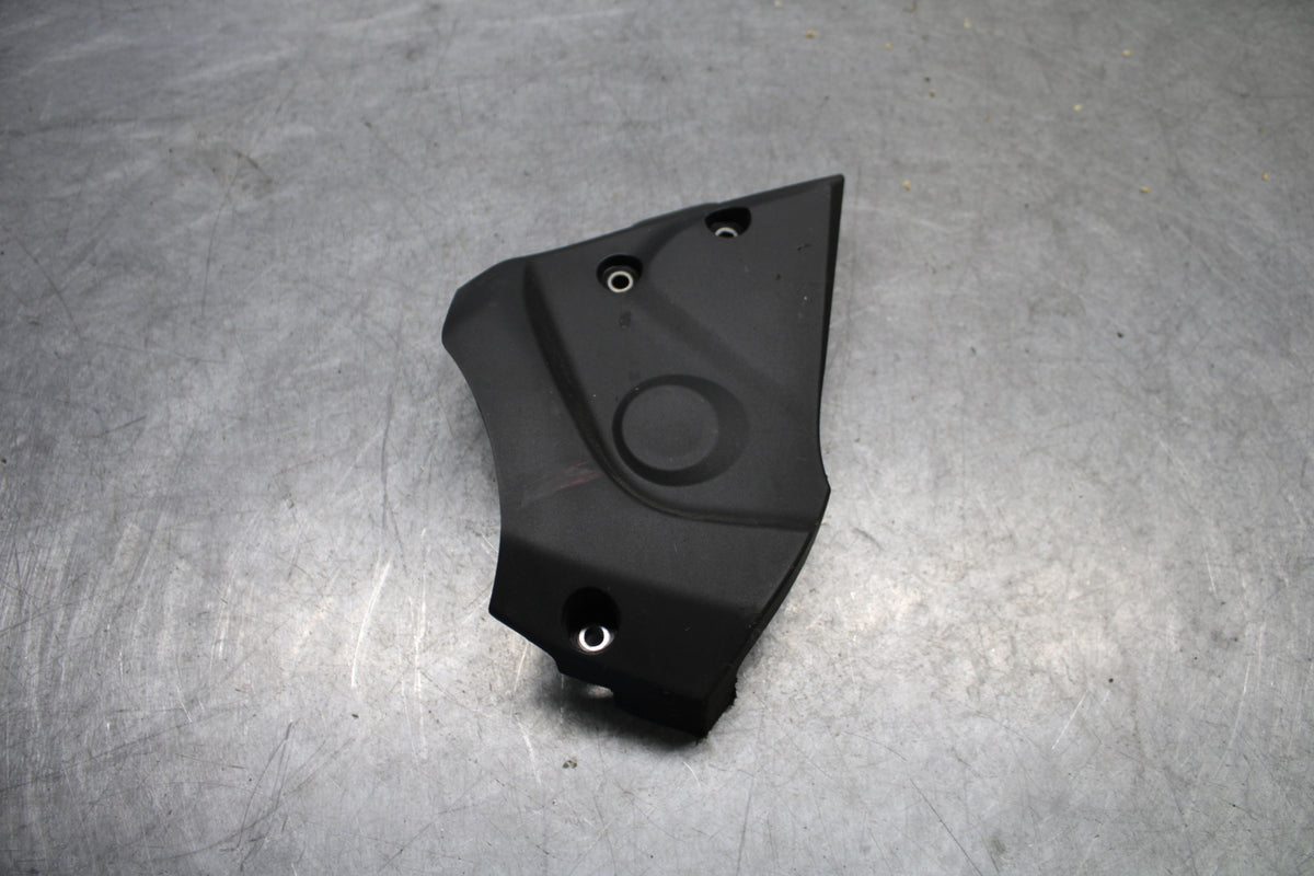 18-24 YAMAHA MT-07 ENGINE SPROCKET COVER BB662