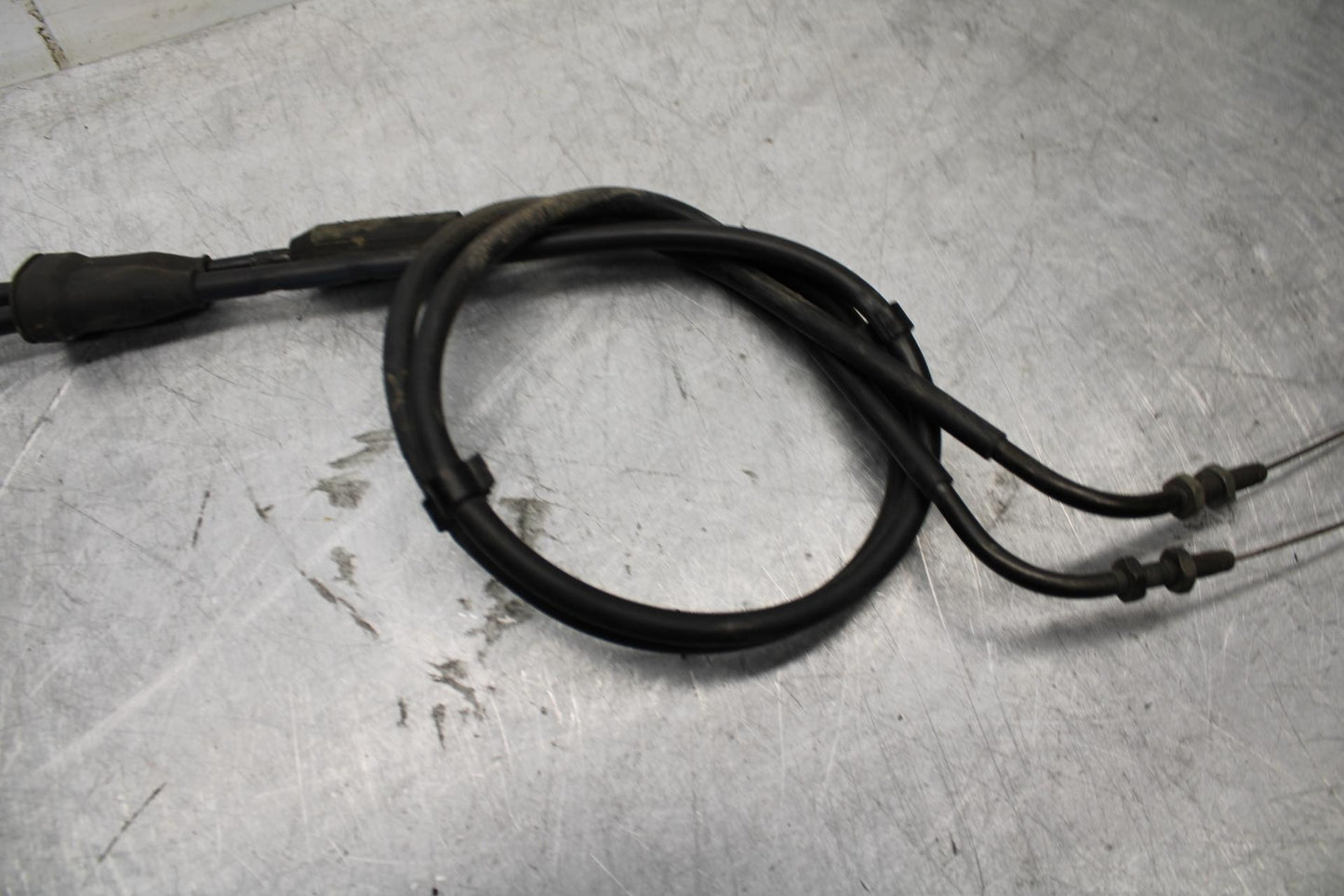 2006 Triumph Daytona 675 Triple THROTTLE CABLES LINES BB434