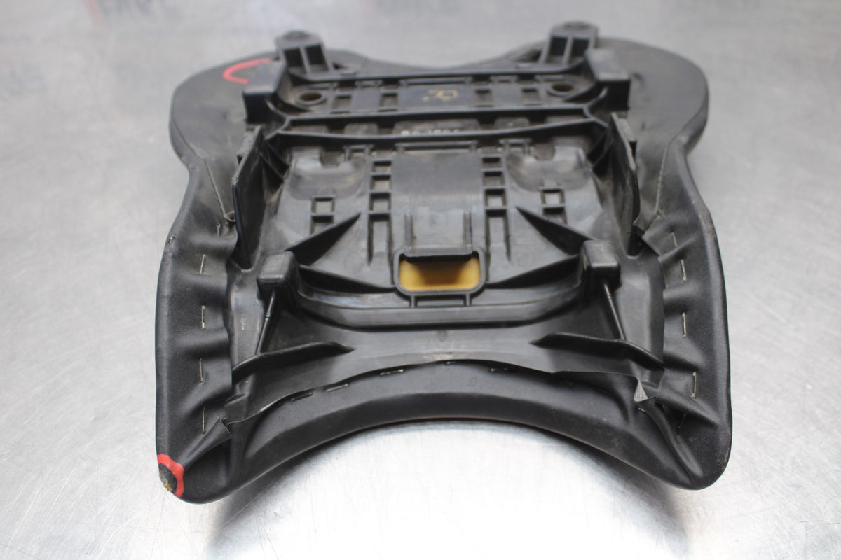 06-07 YAMAHA YZF R6 FRONT DRIVERS SEAT PAD SADDLE PILLION BB763