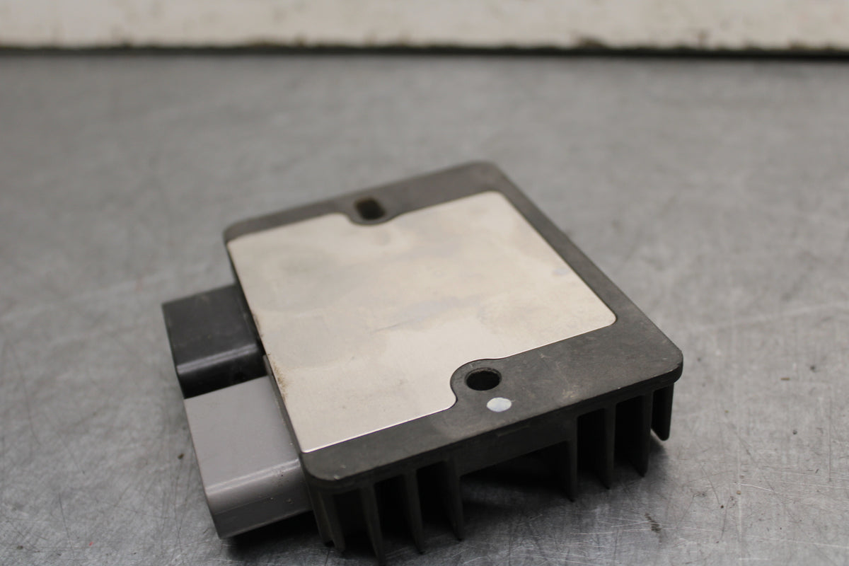 16 KAWASAKI NINJA ZX10R RECTIFIER VOLTAGE REGULATOR 21066-0748  BB650