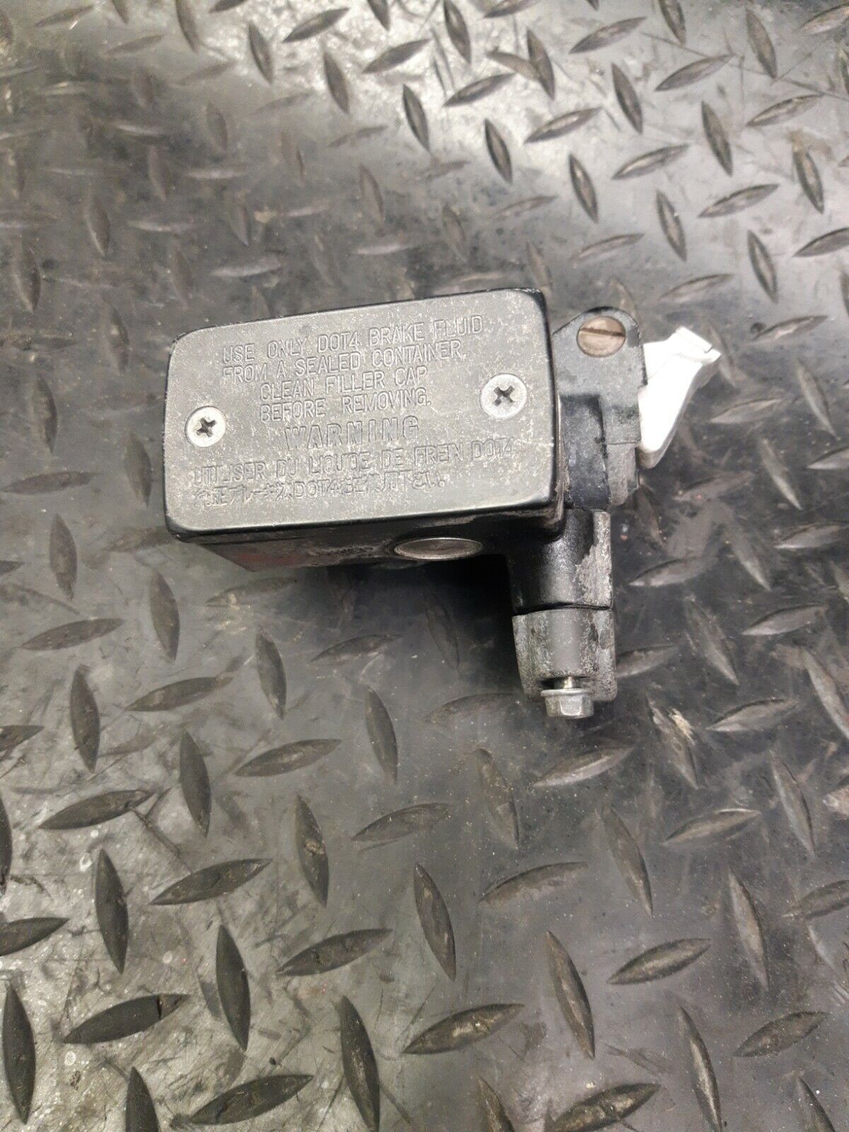 07 SUZUKI BURGMAN 650 RIGHT FRONT BRAKE MASTER CYLINDER  BB183
