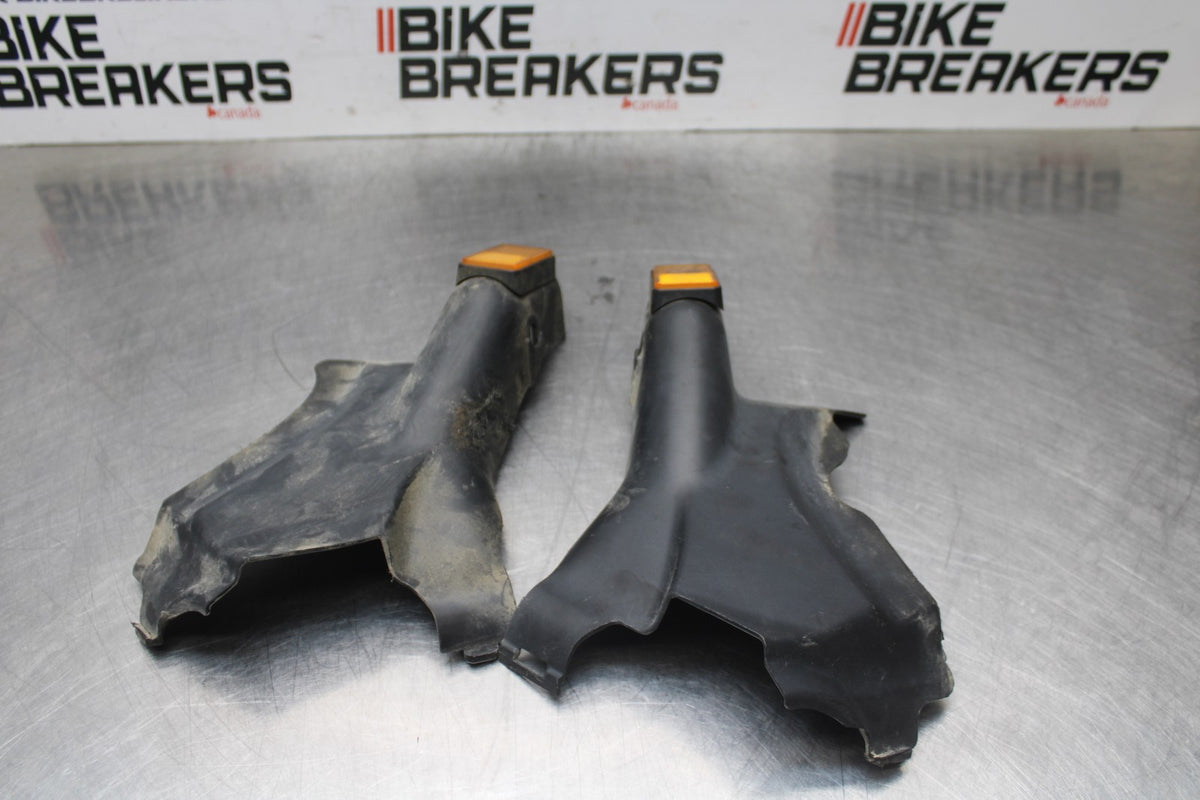 09 HONDA SHADOW 750 VT750 C2 FRAME COVER COWL SET PAIR BB809