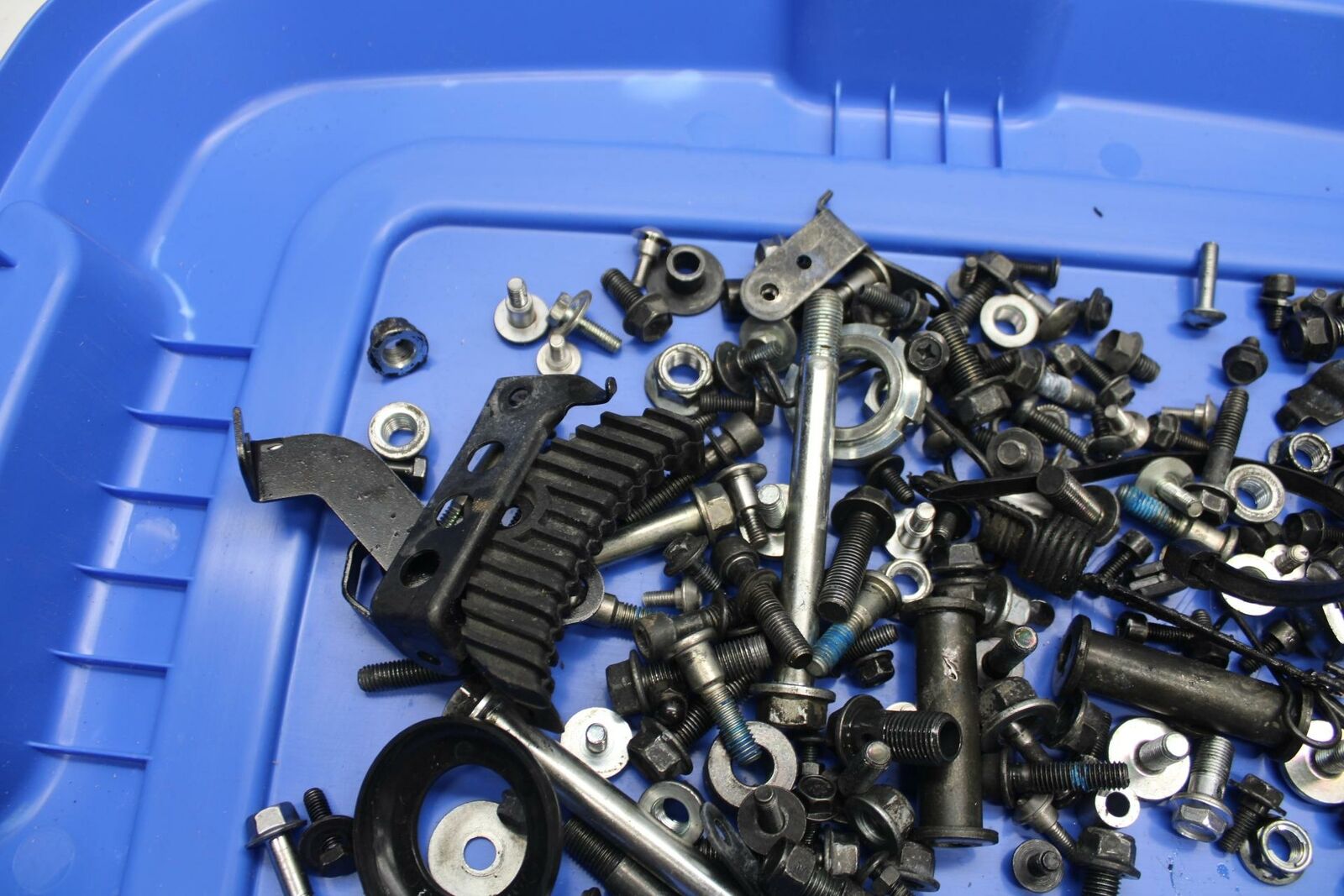 04-09 SUZUKI GS500F ENGINE MOUNTING BOLTS HARDWARE MOTOR SCREWS  BB278