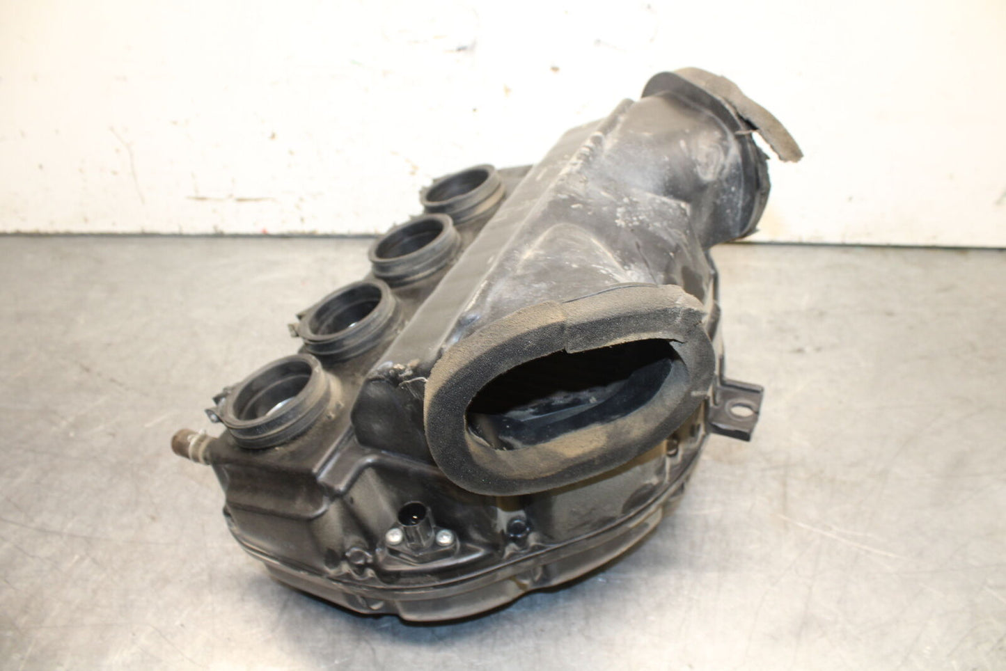 08-10 SUZUKI GSXR 600 AIRBOX AIR INTAKE FILTER BOX  BB721