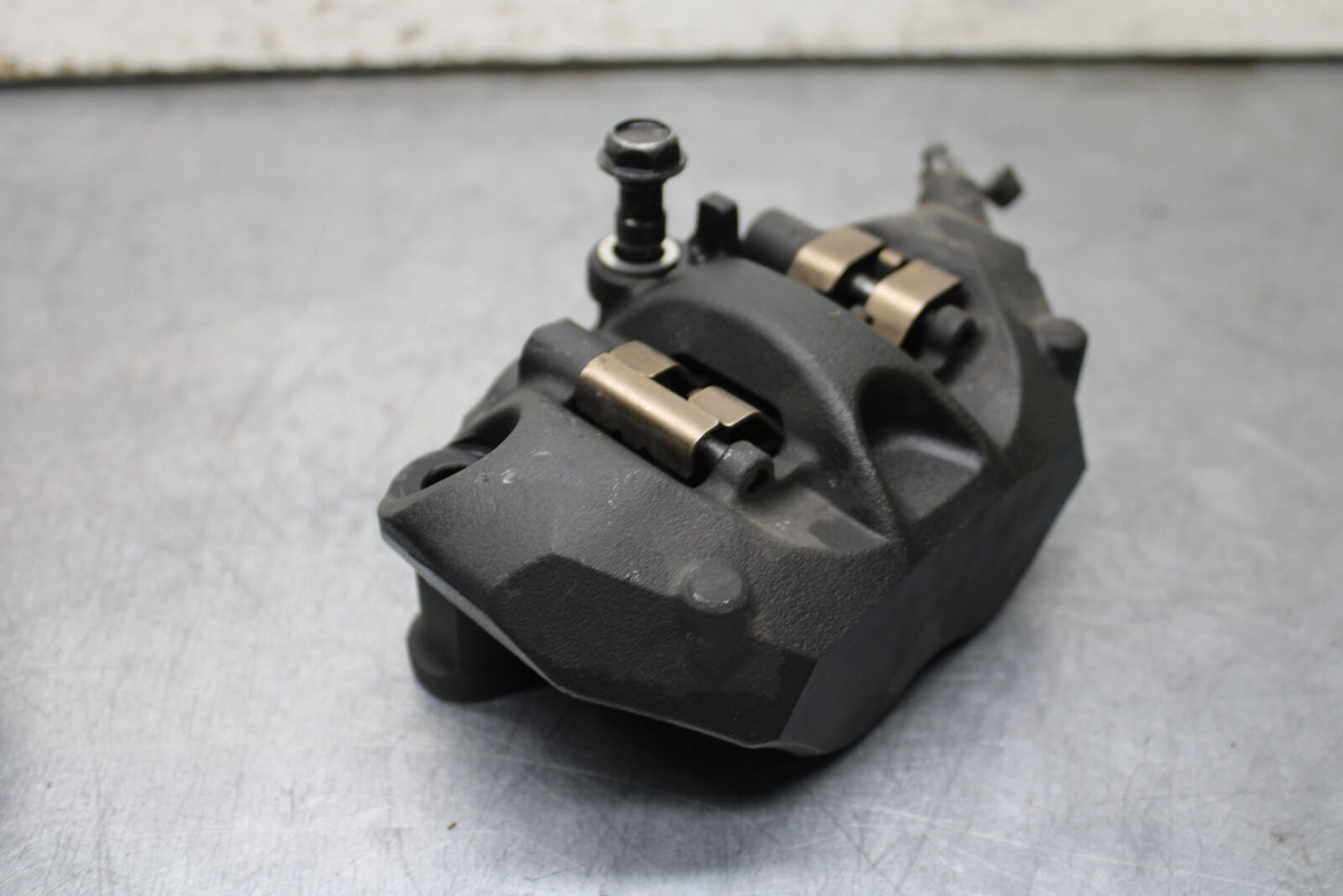 13-17 KAWASAKI NINJA ZX6R ZX636E RIGHT LEFT FRONT BRAKE CALIPER SET PAIR BB735