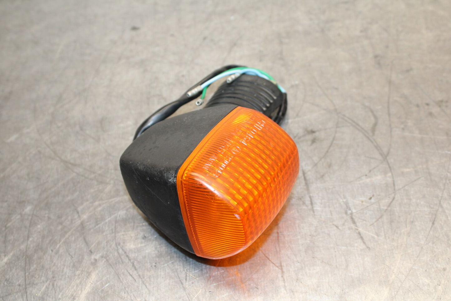 84 HONDA INTERCEPTOR 750 VF750F RIGHT FRONT TURN SIGNAL LIGHT INDICATOR BB108