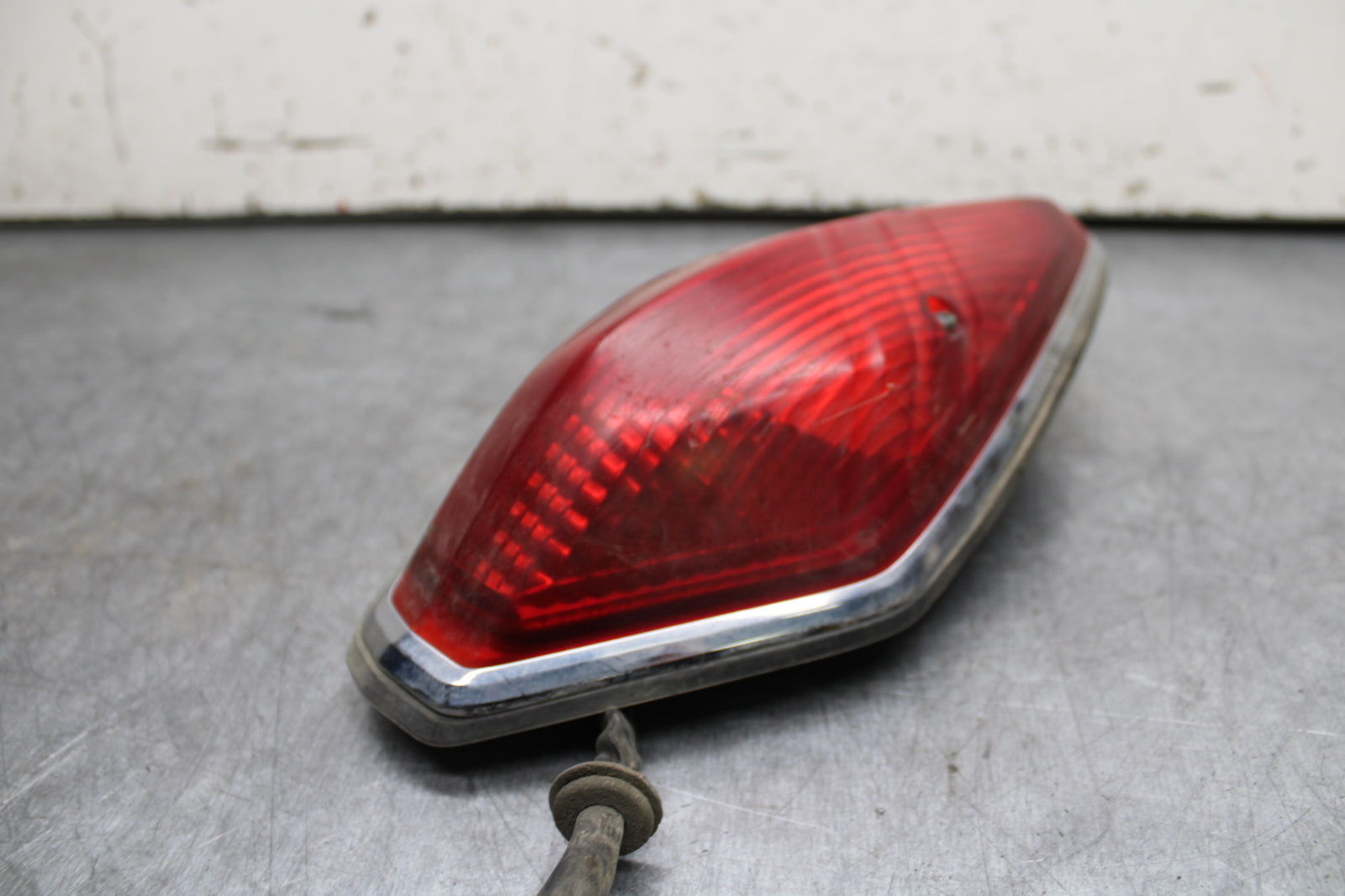 02-04 HONDA VTX1800S TAILLIGHT REAR TAIL BRAKE LIGHT BB712