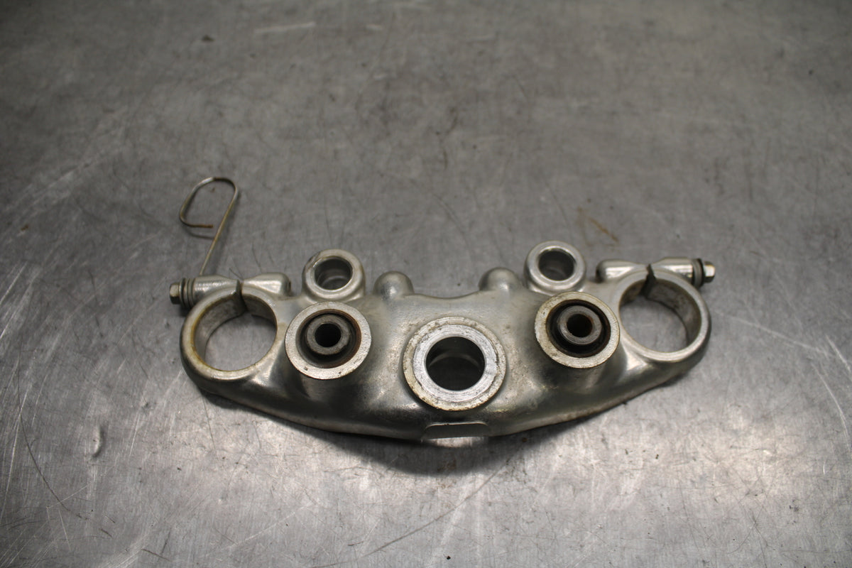 1984 Yamaha Virago 1000 FORKS UPPER TRIPLE TREE CLAMP BB117