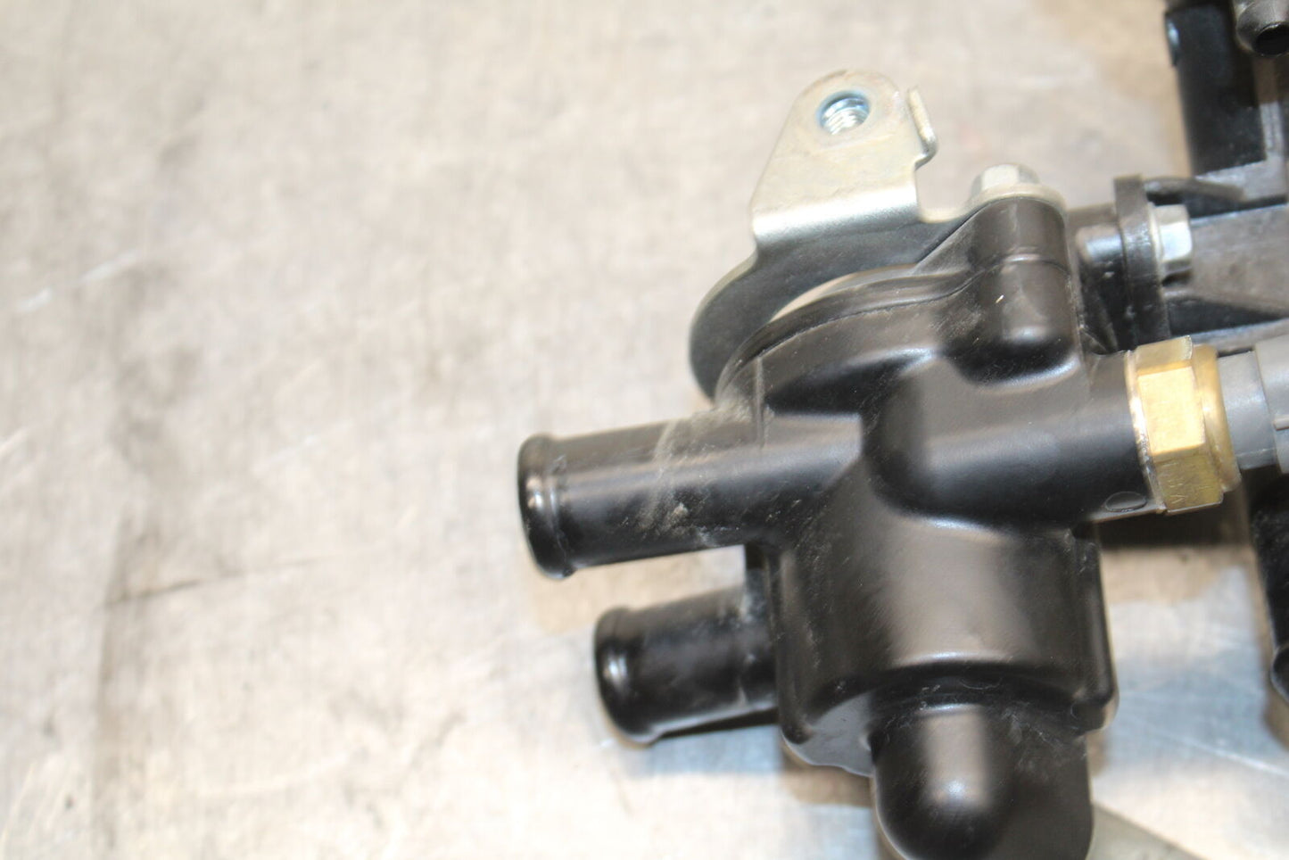 10-13 HONDA SHADOW RS 750 VT750RS THERMOSTAT W HOUSING ASSEMBLY BB718