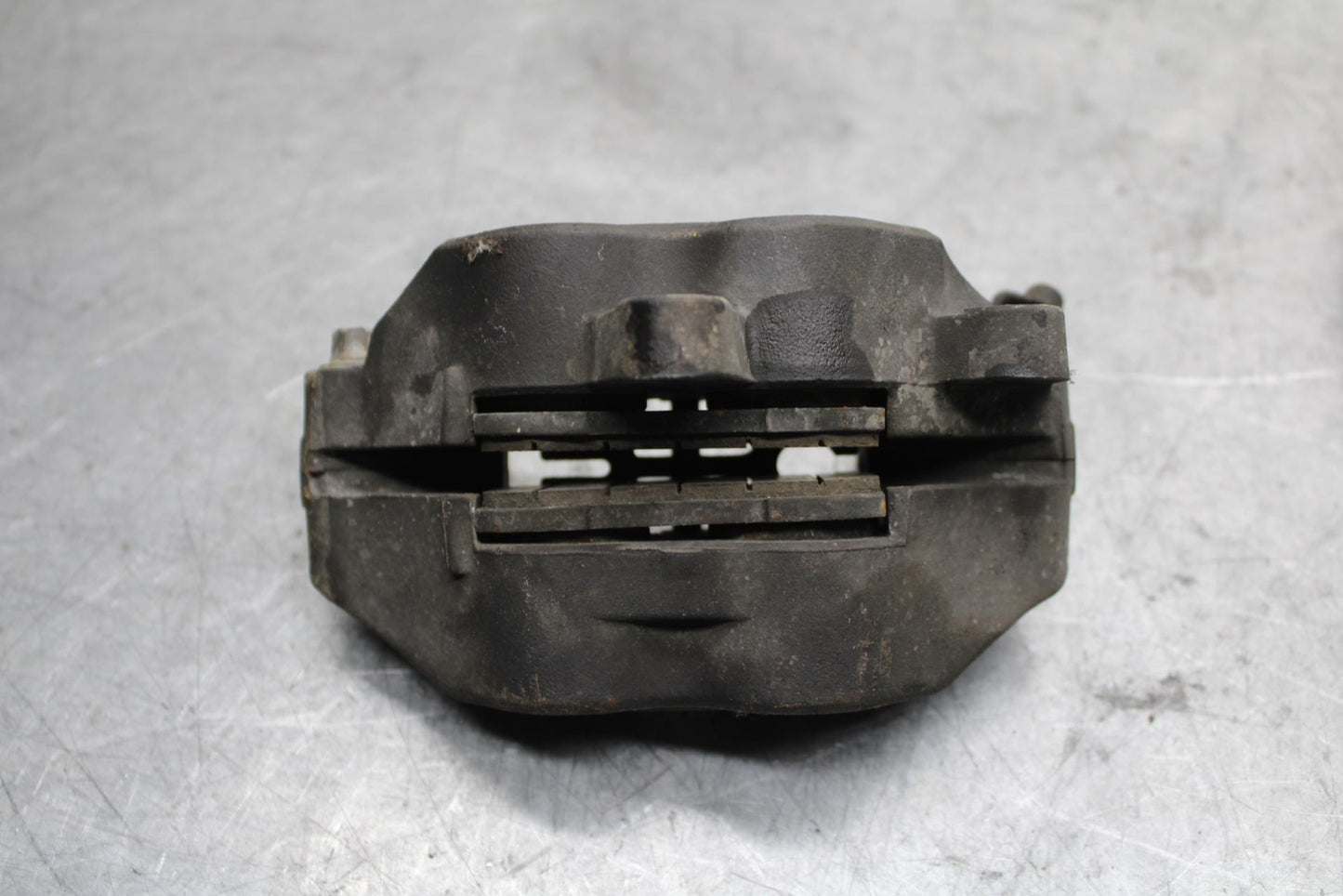 17 KAWASAKI Z900 ZR900 RIGHT LEFT FRONT BRAKE CALIPER SET PAIR CALIPERS BB549