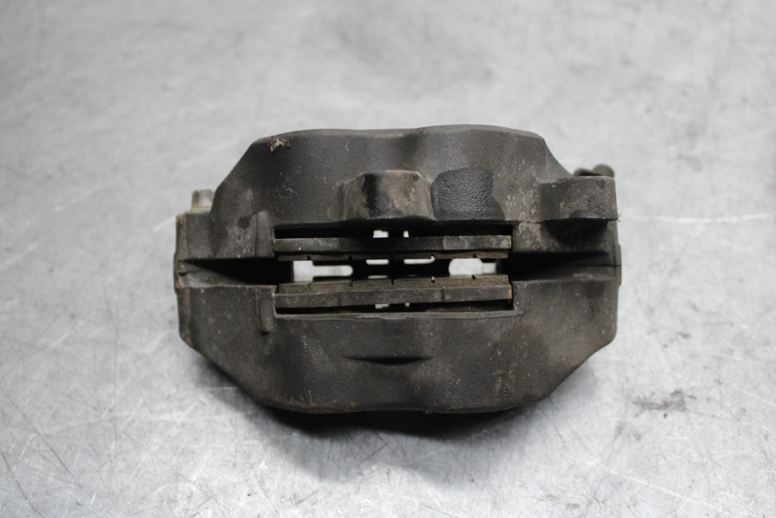 17 KAWASAKI Z900 ZR900 RIGHT LEFT FRONT BRAKE CALIPER SET PAIR CALIPERS BB549