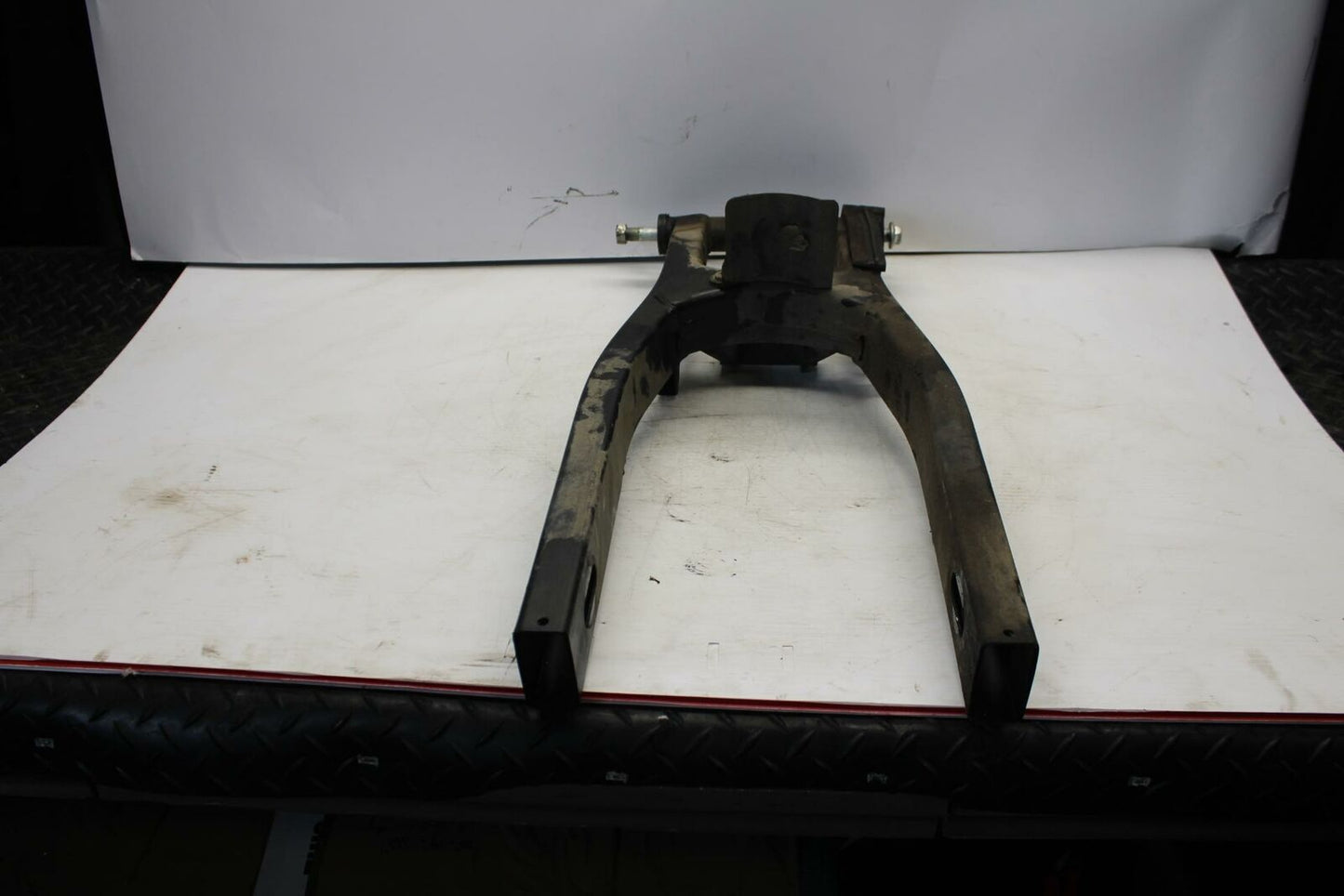 04-09 SUZUKI GS500F  SWINGARM BACK SUSPENSION SWING ARM 61000-01D10-YCH BB261