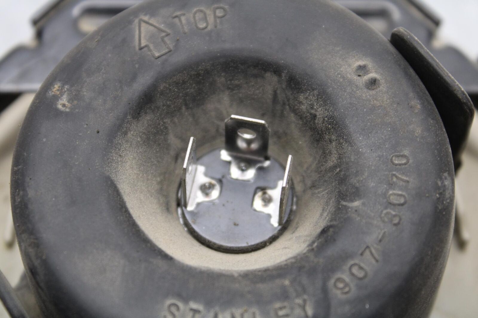 2005 Kawasaki Vulcan 1500 VN1500N Classic SINGLE HEADLIGHT HEAD LAMP LIGHT BB576