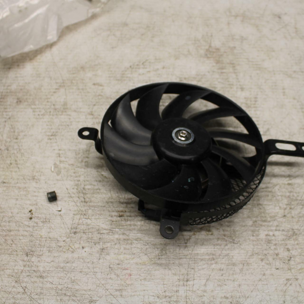 11-19 SUZUKI GSXR600 ENGINE RADIATOR COOLING FAN BB371