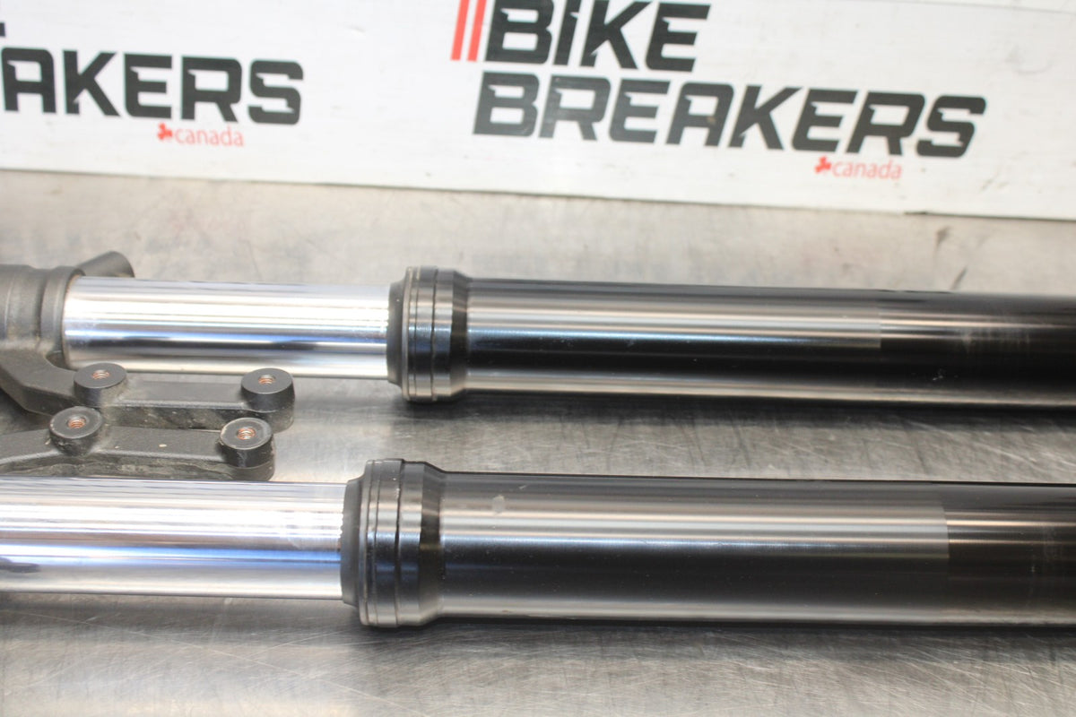25 KAWASAKI Z900 FRONT FORKS SHOCK SUSPENSION SET PAIR BB928