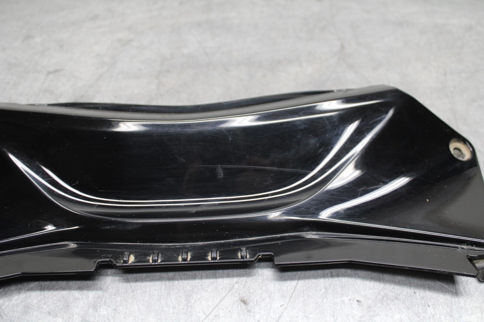 19-24 YAMAHA R3 CENTER REAR BACK SEAT TAIL FAIRING COVER TRIM COWL BB736
