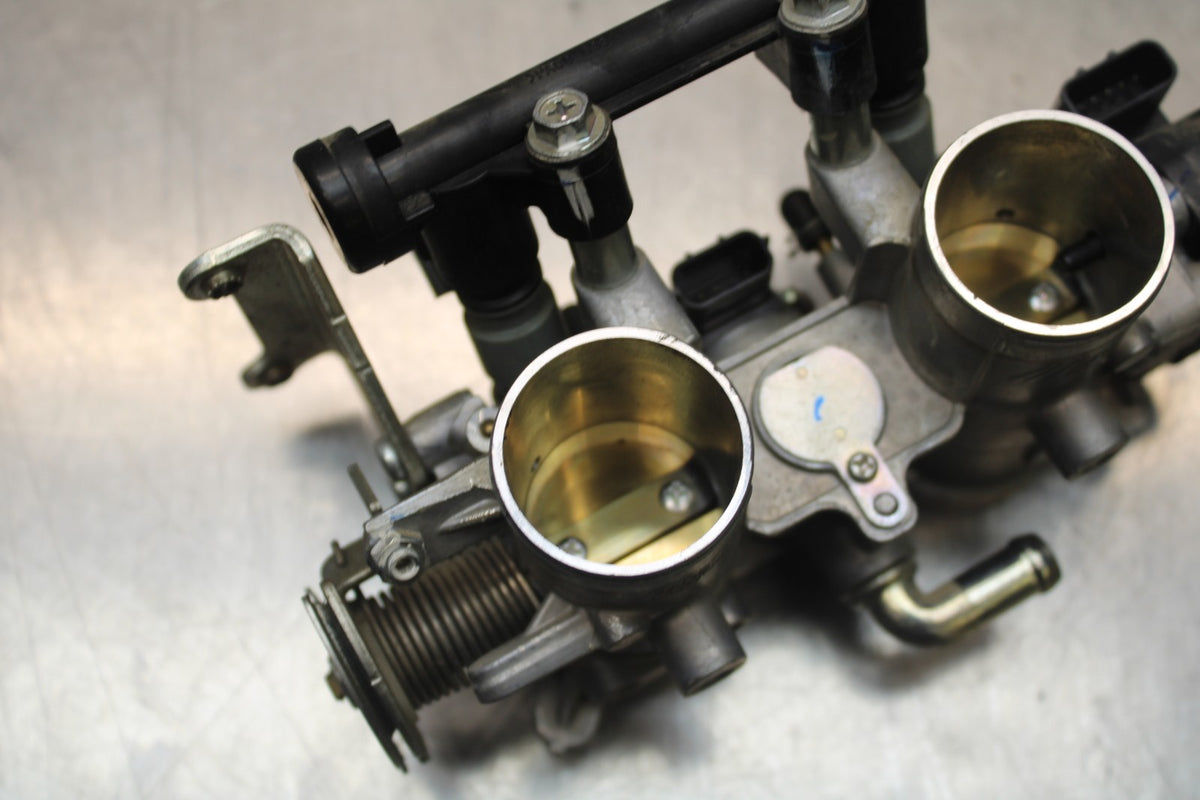 17-18 YAMAHA YZF R3 MAIN FUEL INJECTORS / THROTTLE BODIES BB788