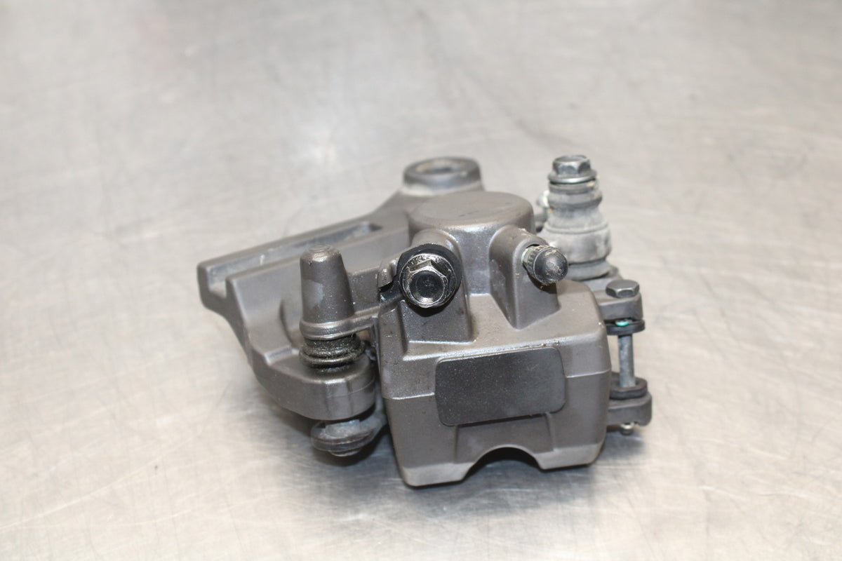 23 YAMAHA YZF R3 REAR BACK BRAKE CALIPER W MOUNT BRACKET BB806