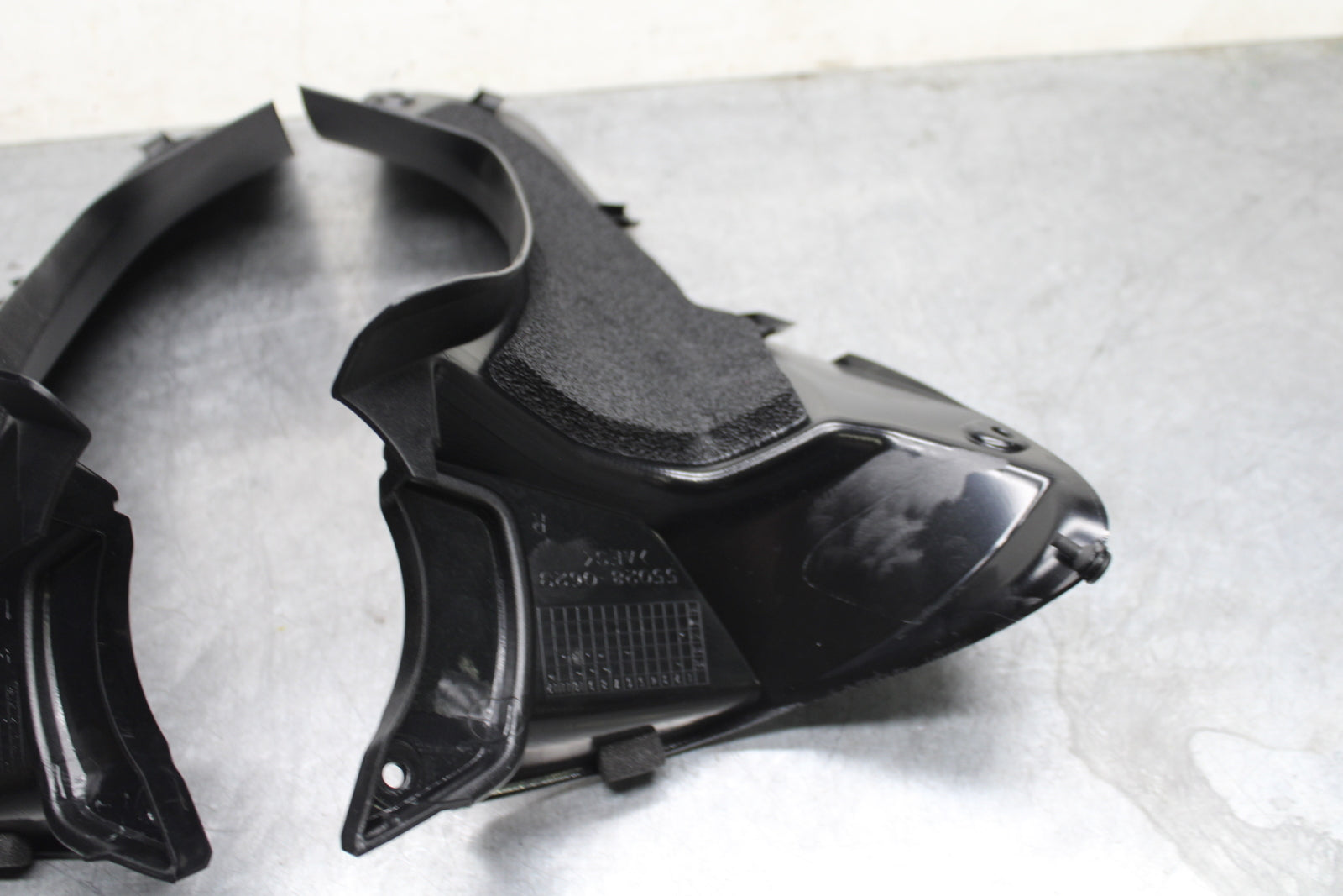 12-25 KAWASAKI NINJA ZX14R RIGHT LEFT FRONT DUCT COVERS PANELS COWLS BB757