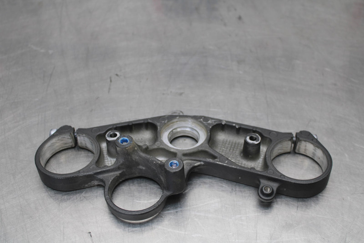 17 YAMAHA YZF R6 FORKS UPPER TRIPLE TREE CLAMP BB922