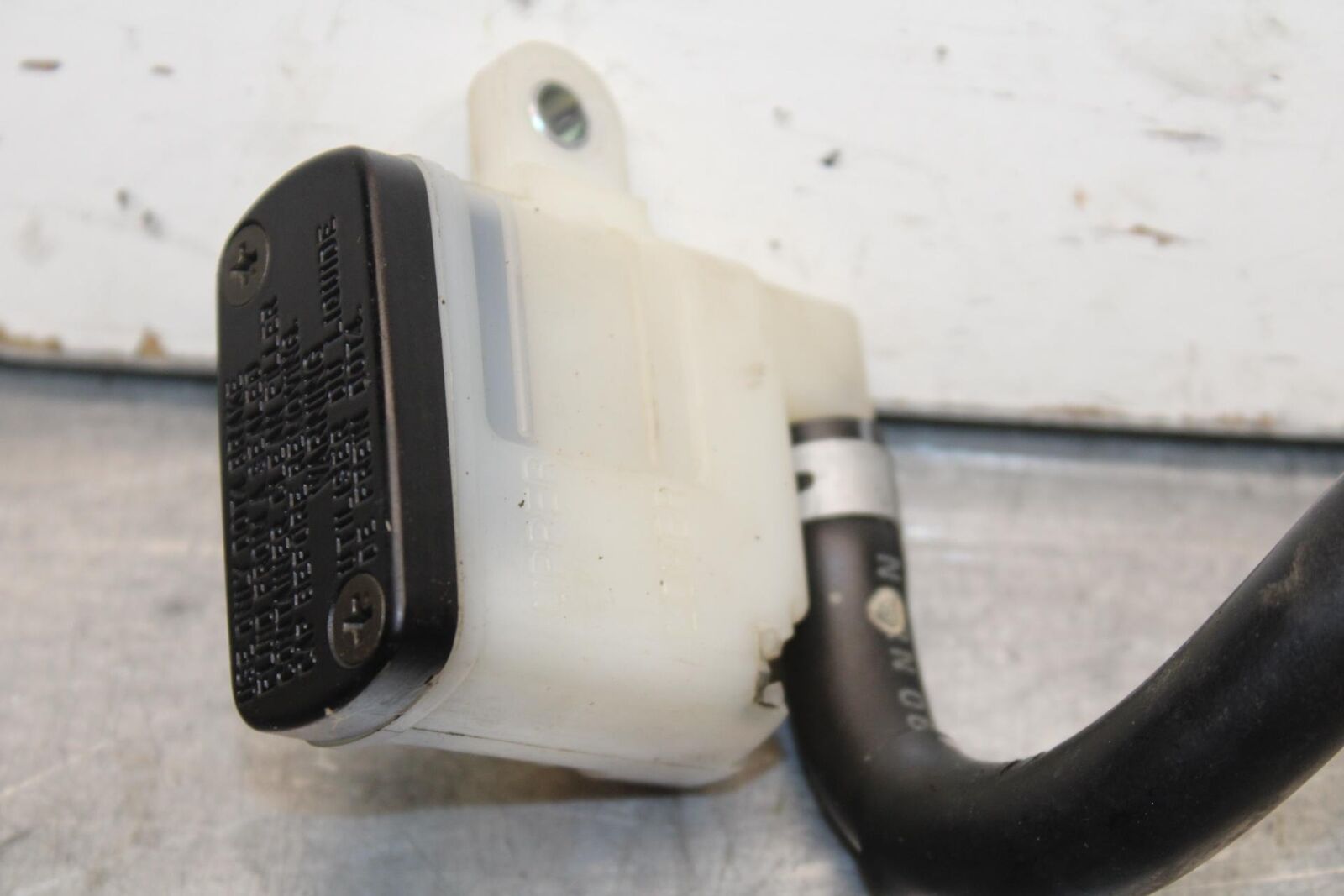 06-07 SUZUKI GSXR 600 REAR BACK BRAKE MASTER CYLINDER W RESERVOIR BB104