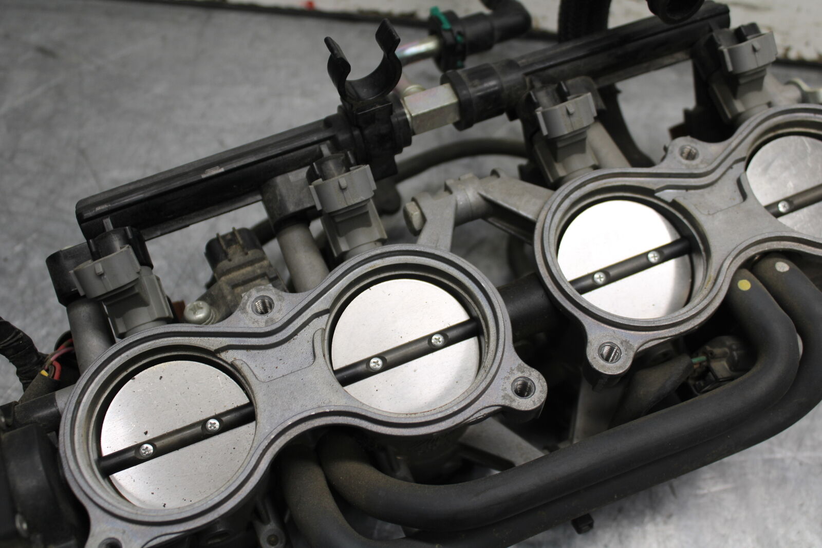 11-24 SUZUKI GSXR750 MAIN FUEL INJECTORS / THROTTLE BODIES 13406-15J00 BB714