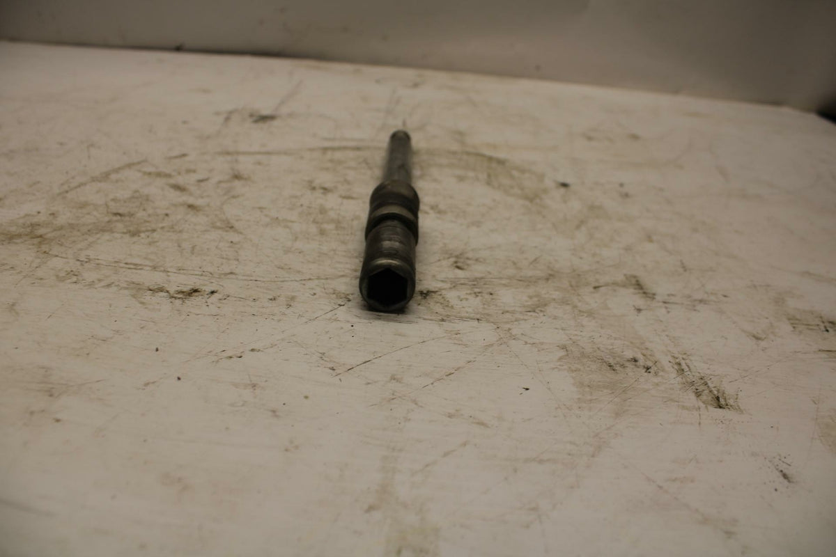 06 HONDA SHADOW 750 VT750C FRONT WHEEL RIM AXLE PIVOT BOLT BB352