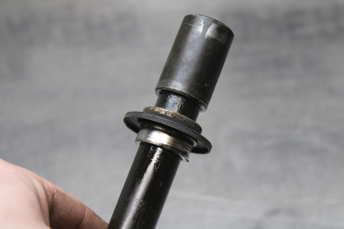 05 YAMAHA YZF R6 FRONT WHEEL RIM AXLE PIVOT BOLT BB858