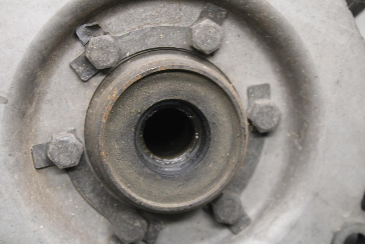 1979 Yamaha XS1100 REAR WHEEL AND ROTOR BACK BRAKE DISC BB572