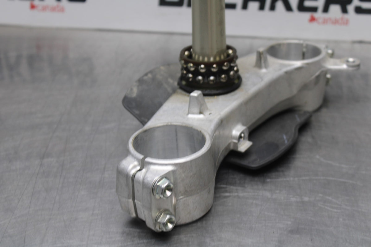 08-10 SUZUKI GSXR 600 FRONT FORKS CLAMP LOWER TRIPLE TREE STEM BB202