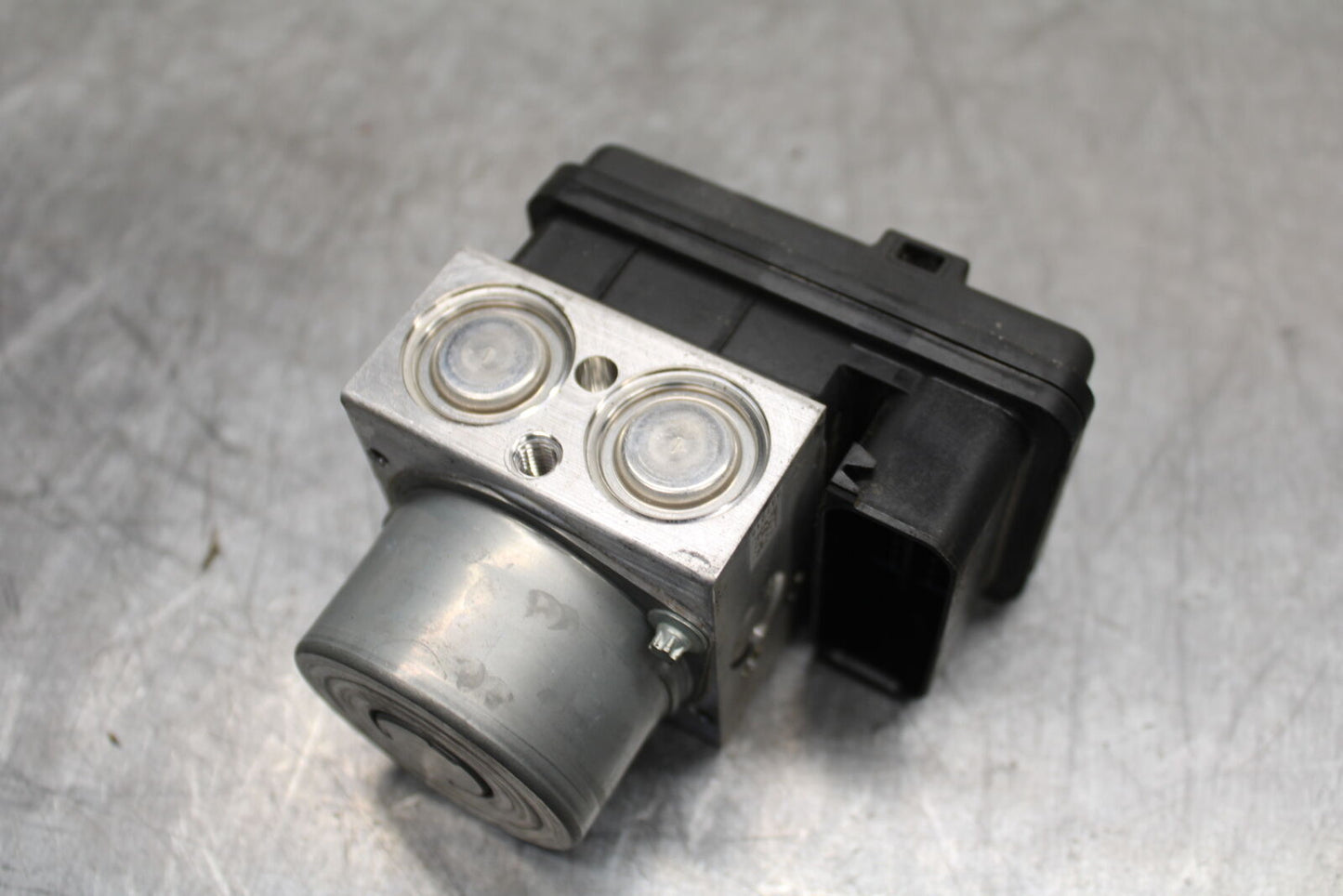22-24 YAMAHA XSR900 ABS PUMP UNIT MODULE BB710