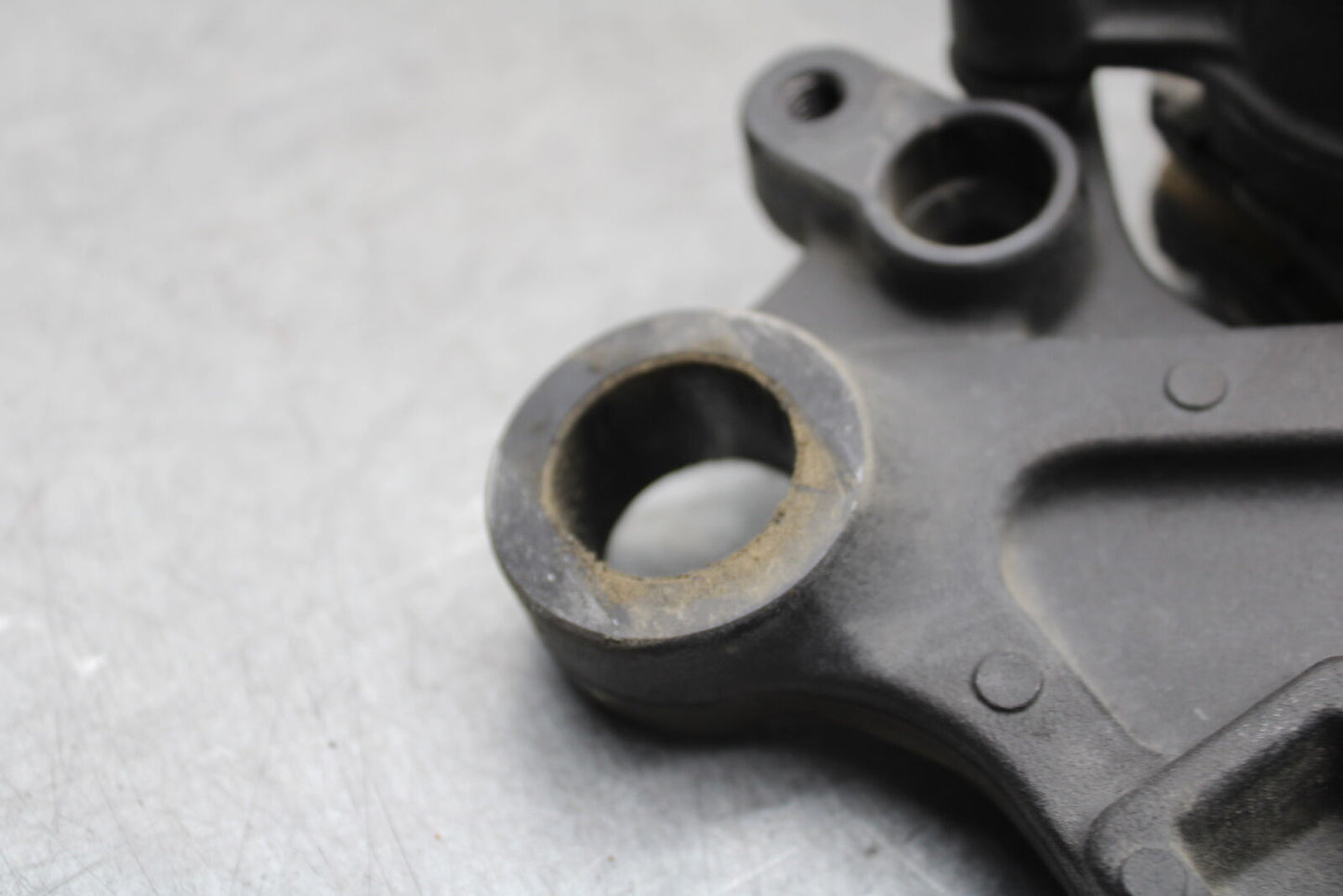 16 KAWASAKI NINJA ZX10R REAR BRAKE CALIPER W MOUNT BRACKET 43080-0097-DJ BB650