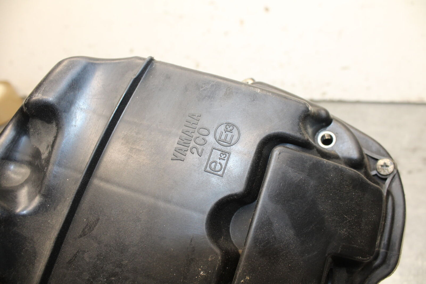 06 YAMAHA YZF R6 AIRBOX AIR INTAKE FILTER BOX BB716