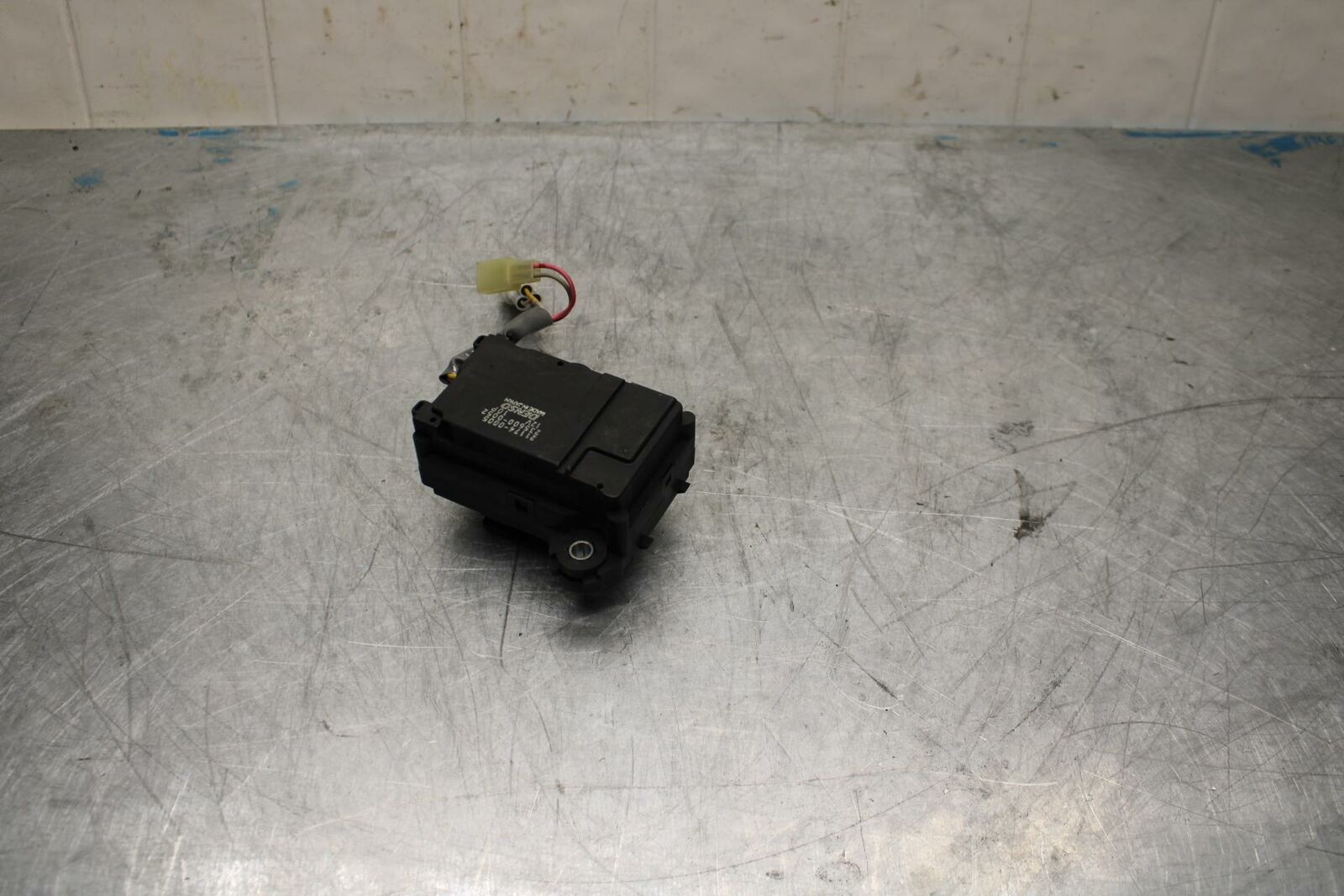 10-13 KAWASAKI Z1000 EXHAUST VALVE SERVO MOTOR BB421