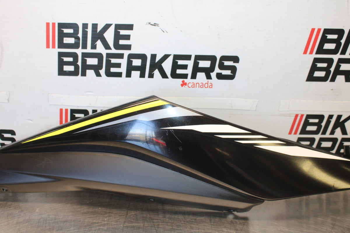 15-17 YAMAHA YZF R3 RIGHT REAR BACK TAIL FAIRING COWL SHROUD BB003