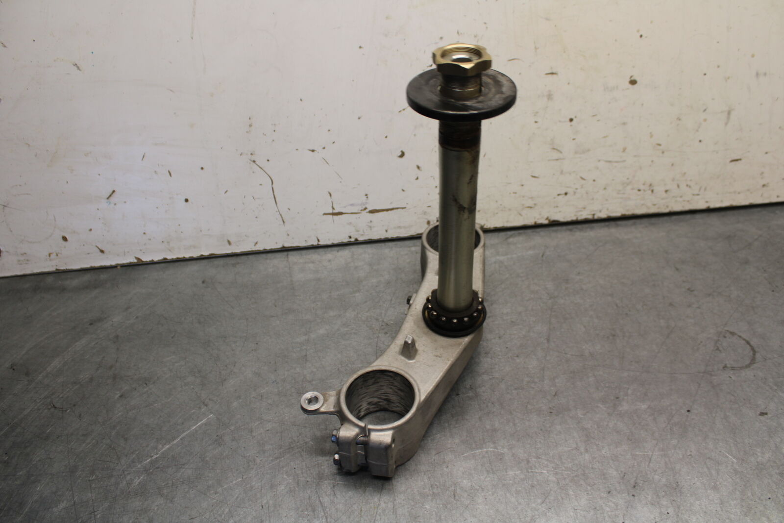 05-06 SUZUKI GSXR1000 FRONT FORKS CLAMP LOWER TRIPLE TREE STEM 51410-41G00 BB677