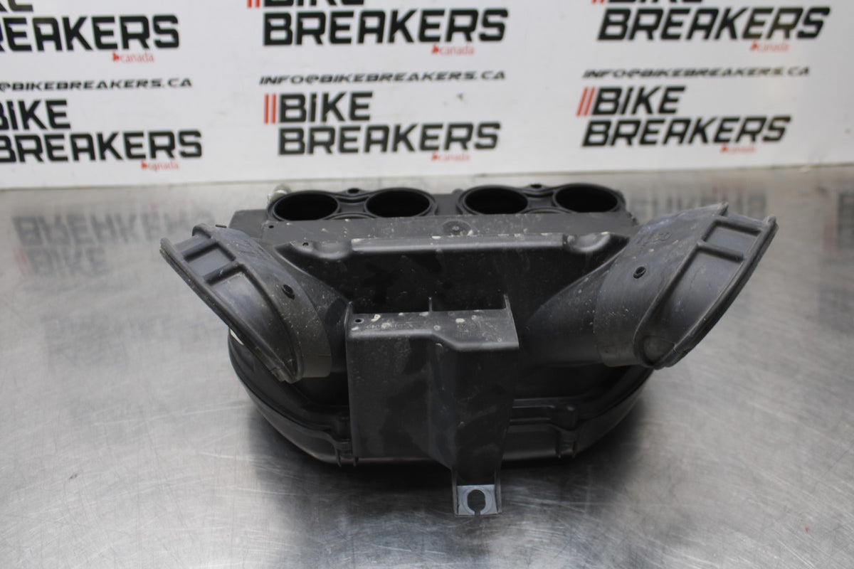 11-25 SUZUKI GSXR 600  AIRBOX AIR INTAKE FILTER BOX BB830