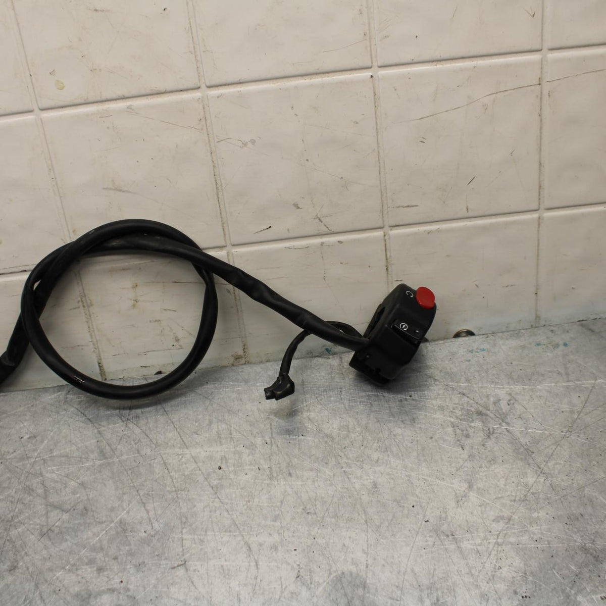 14-15 TRIUMPH STREET TRIPLE R RIGHT CLIP ON HANDLE KILL OFF START SWITCH BB441