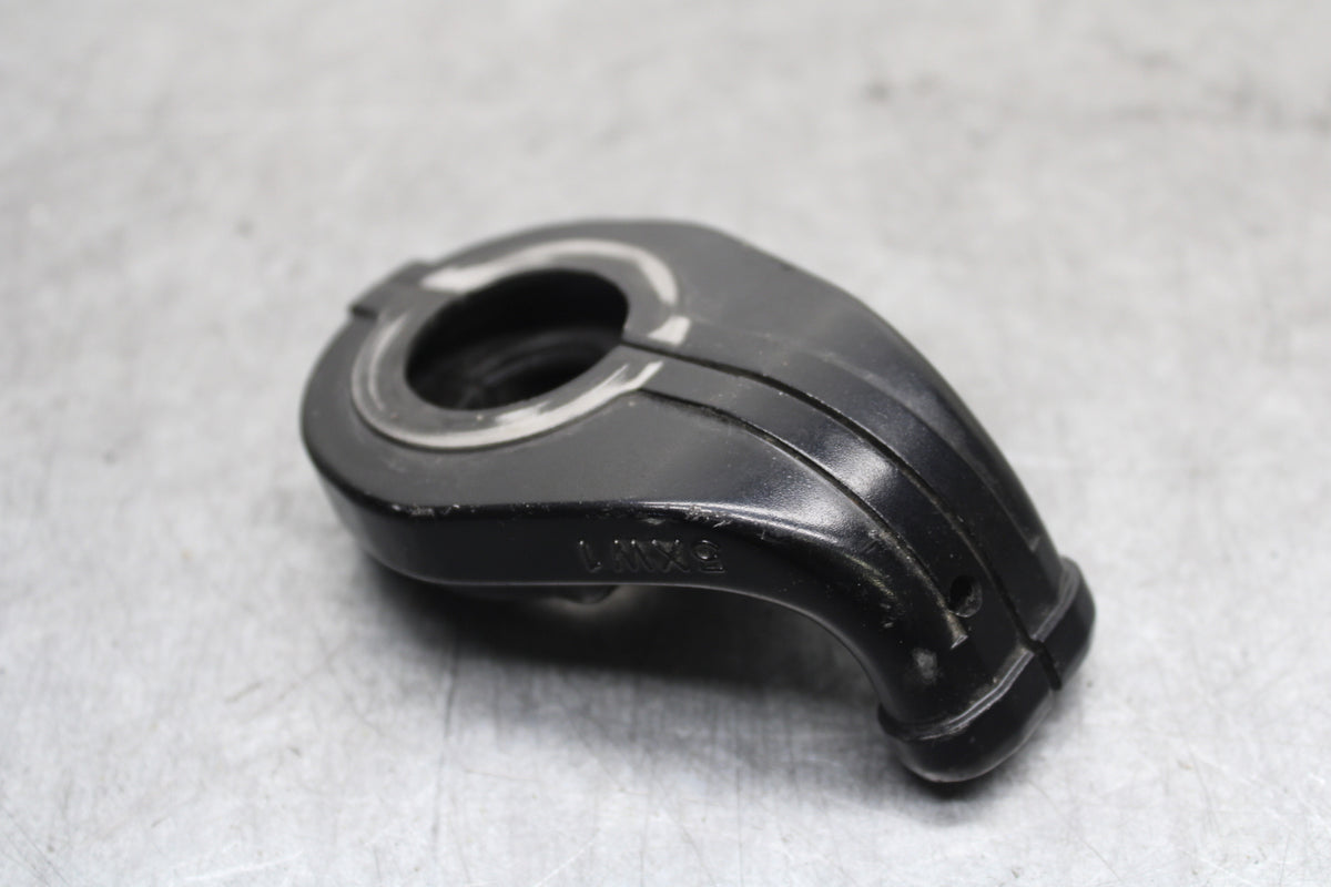 07-08 YAMAHA YZF R1 THROTTLE CABLE LINE HOUSING GUIDE BB675