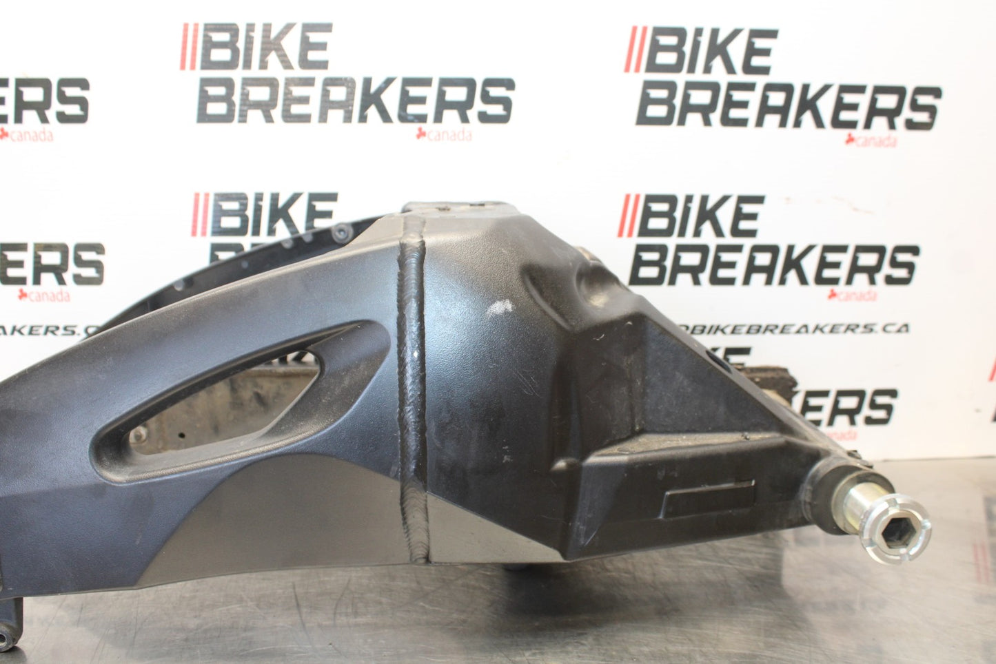 08-10 SUZUKI GSXR 600 REAR SWINGARM BACK SUSPENSION SWING ARM BB202