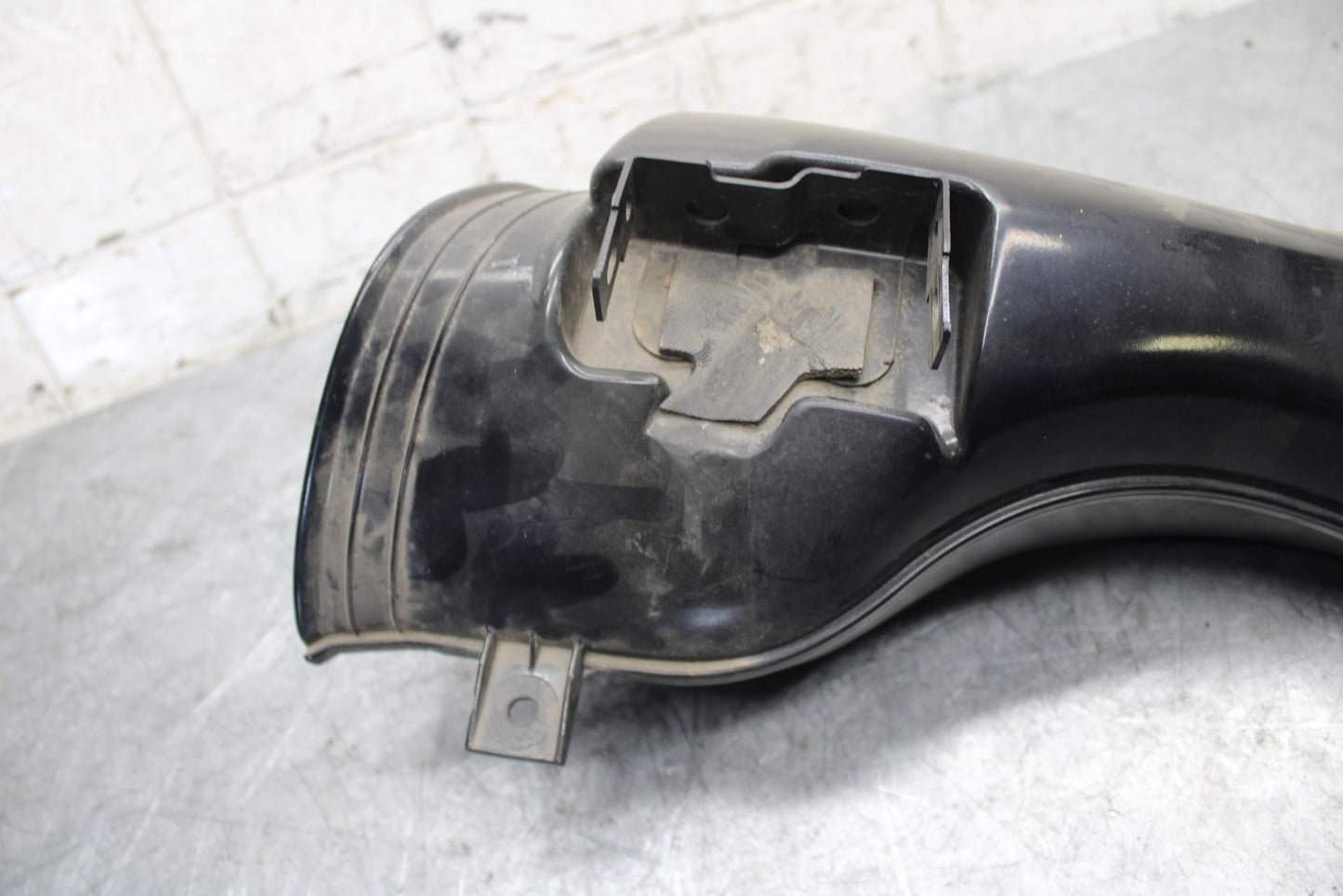 2001 Suzuki GSXR1000 RIGHT RAM AIR INTAKE DUCT TUBE 94420-40F01 BB52