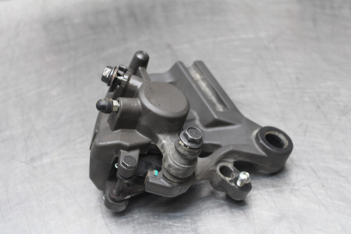 23 YAMAHA YZF R3 REAR BACK BRAKE CALIPER W MOUNT BRACKET BB806