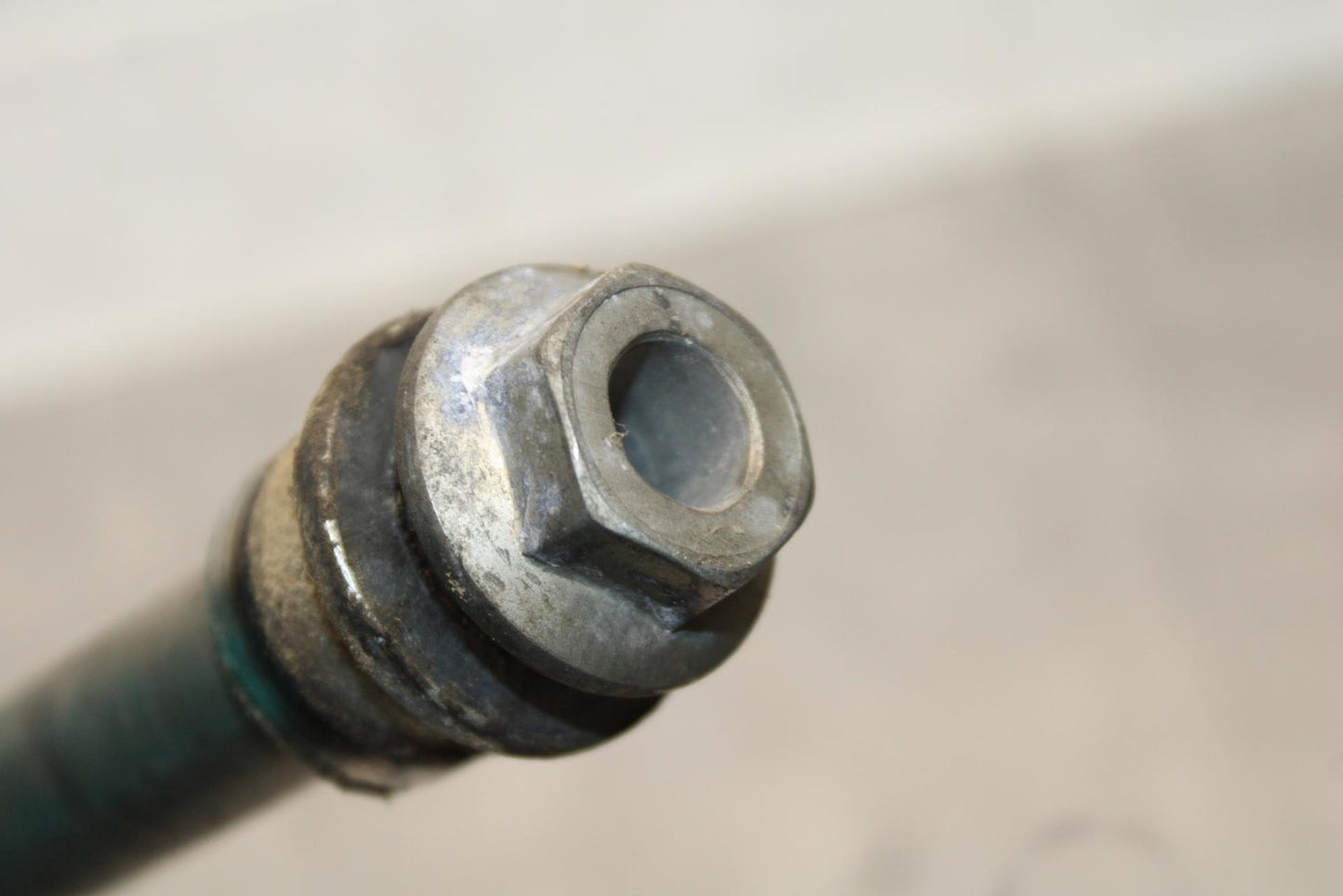 2006 Kawasaki Vulcan 900 VN900B Classic REAR AXLE BACK WHEEL PIVOT BOLT  BB585