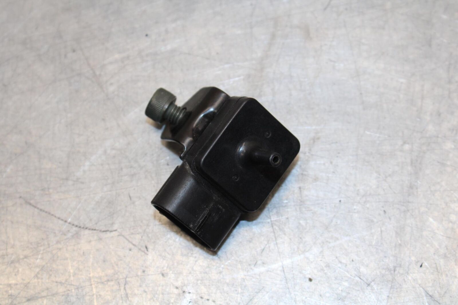 2001 Suzuki GSXR600 MAP MASS AIR FLOW PRESSURE SENSOR 15620-35F00 BB59