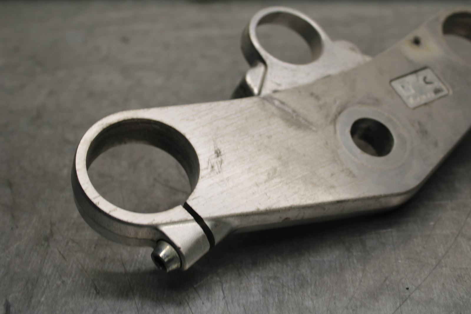 00-02 KAWASAKI NINJA ZX6R FORKS UPPER TRIPLE TREE CLAMP BB750