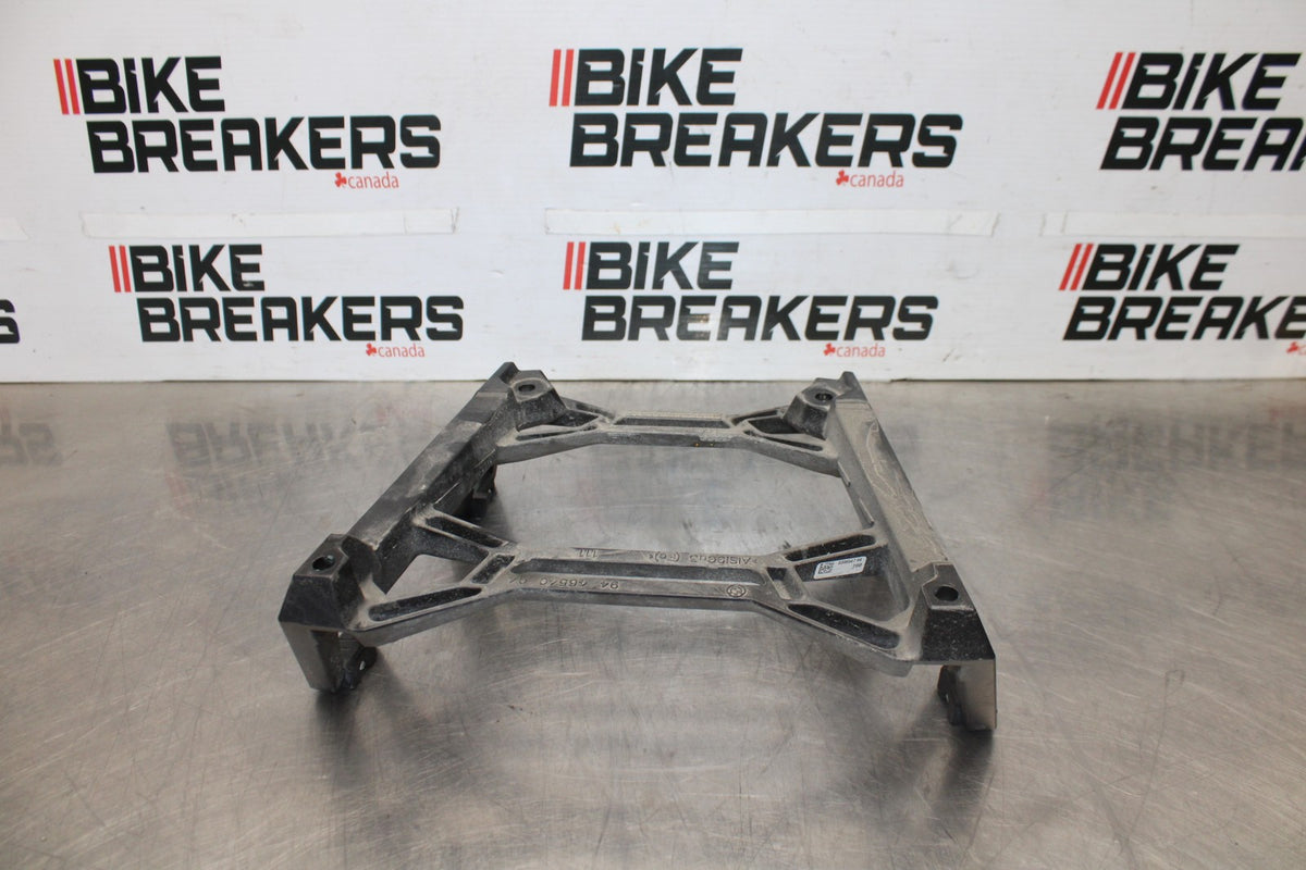 20-23 BMW F900R REAR RACK MOUNT BRACKET LUGGAGE RACK BB923