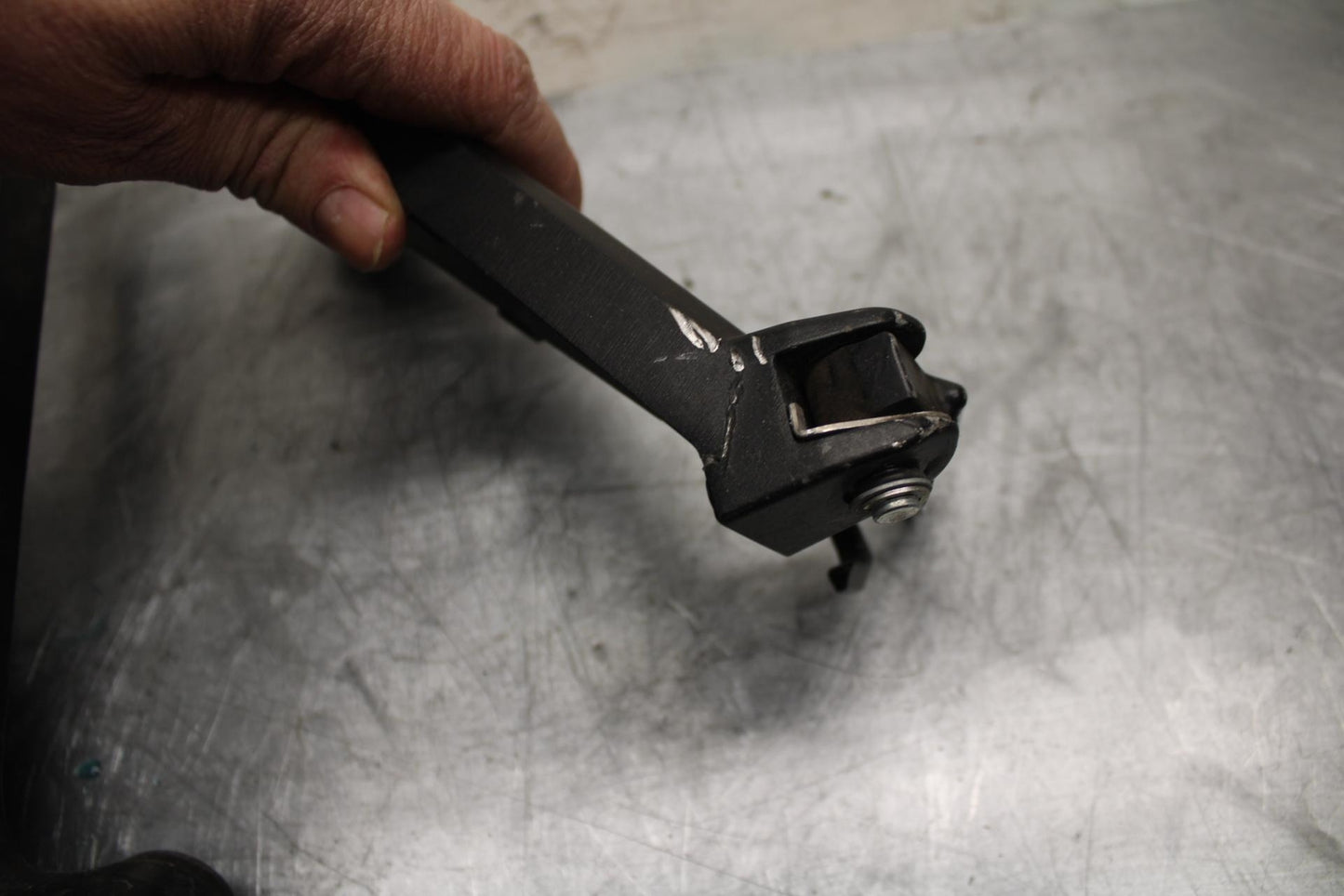 11-21 SUZUKI GSXR750 ALUMINUM REAR BACK PASSENGER PEG SET PAIR BB492