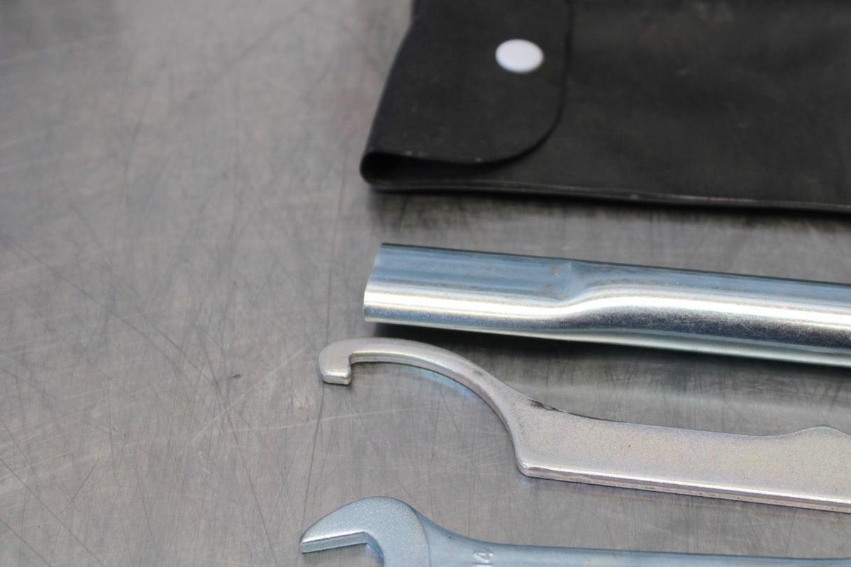 22-25 YAMAHA YZF R7 STOCK TOOLS OEM TOOL BAG KIT SET BB176