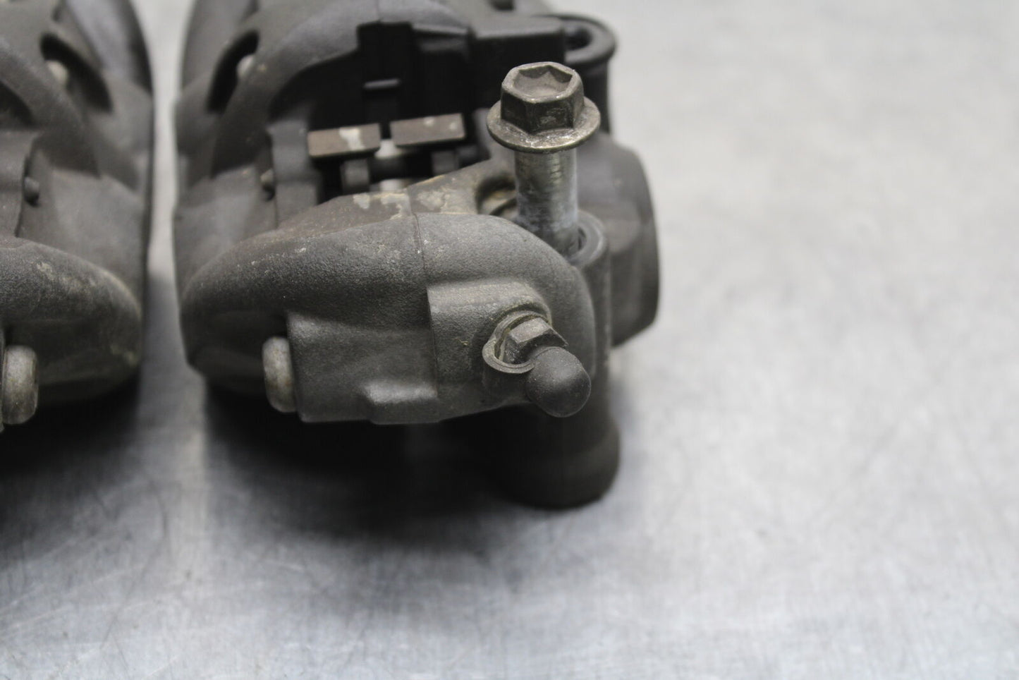 12-13 KAWASAKI Z1000 RIGHT LEFT FRONT BRAKE CALIPER SET PAIR CALIPERS BB743